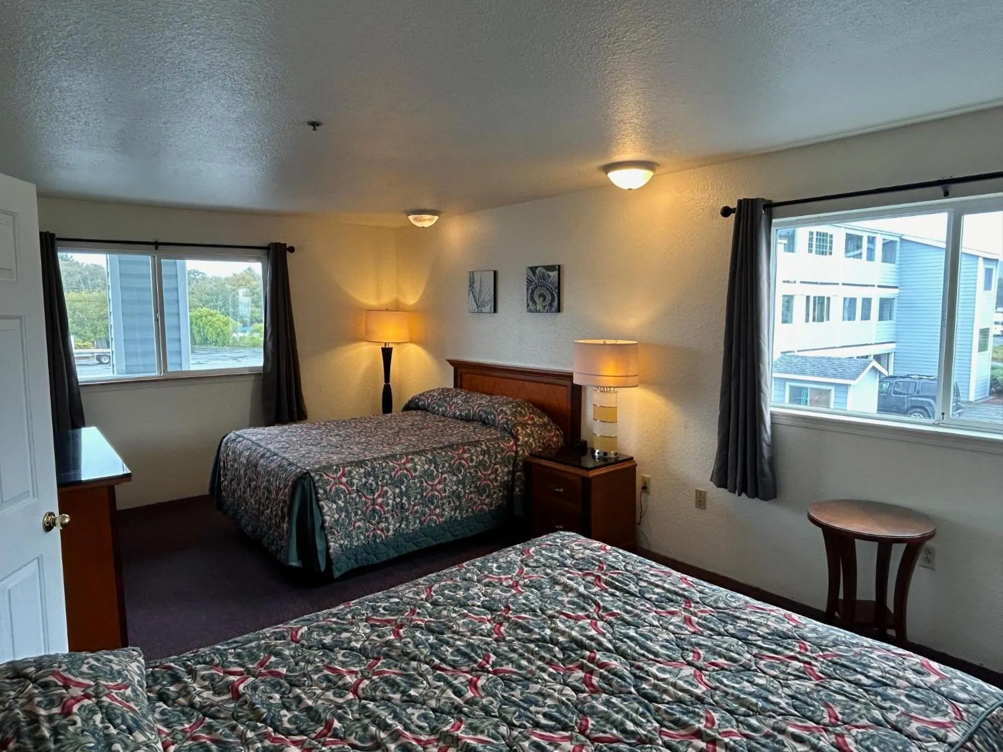 Deluxe Queen Suite in Bayview Inn