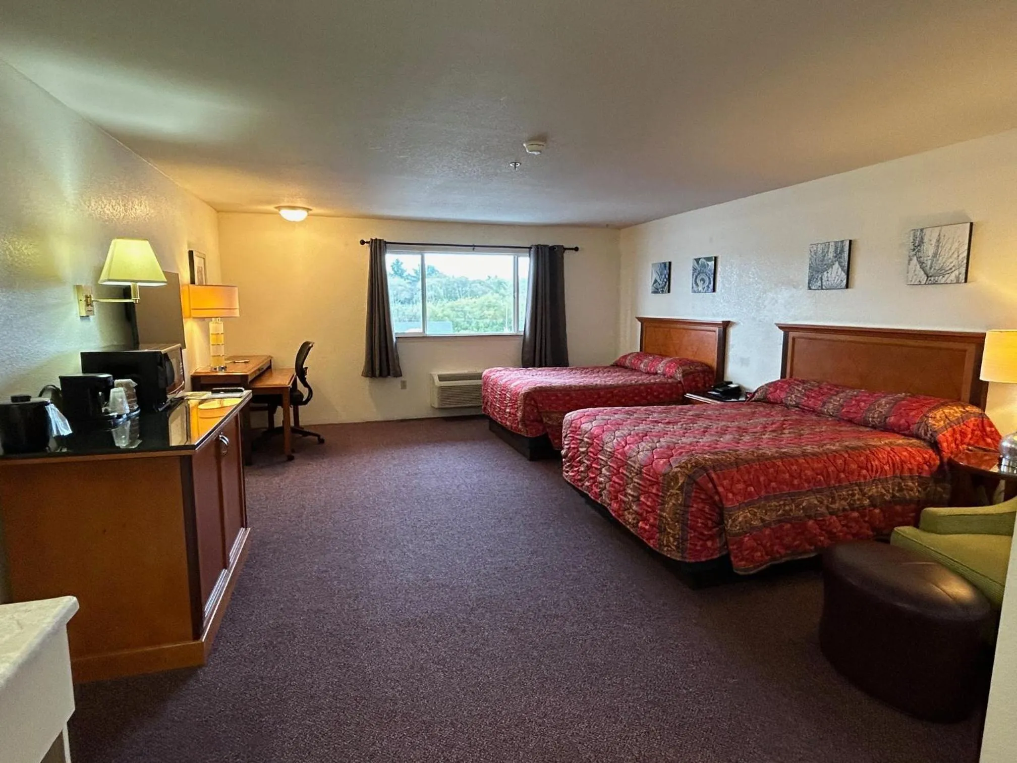 Superior Queen Room in Bayview Inn