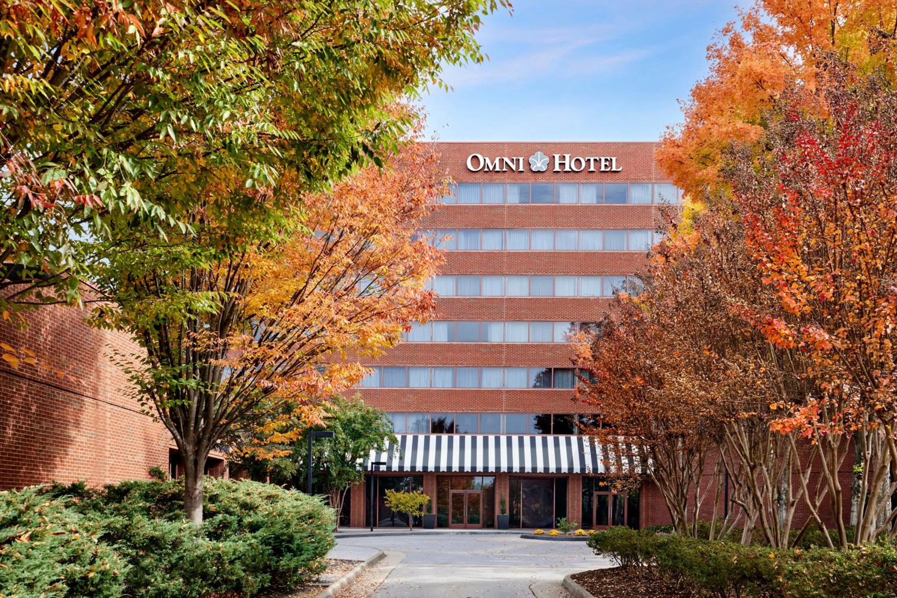 Property building in Omni Charlottesville Hotel