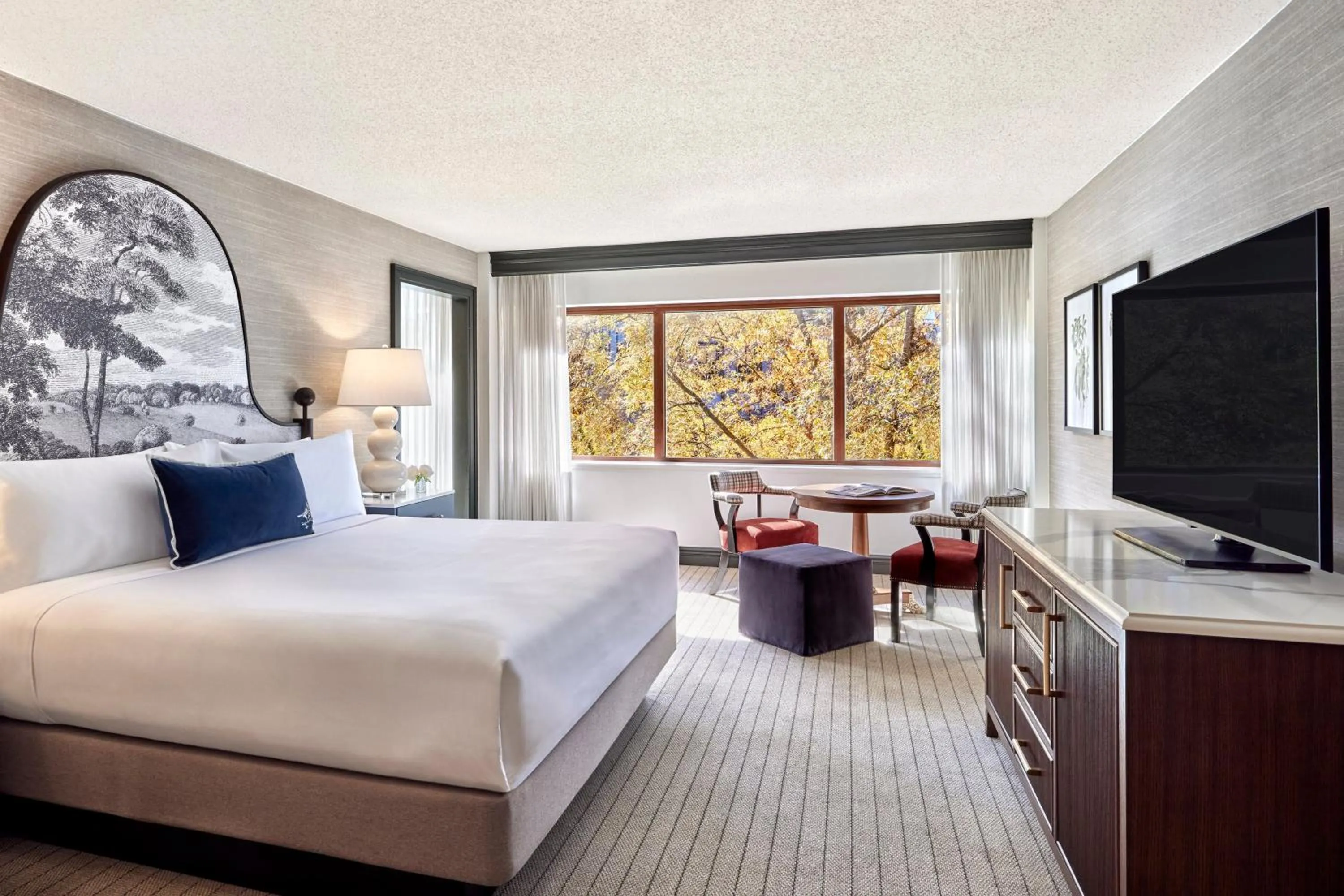 Bedroom, Bed in Omni Charlottesville Hotel