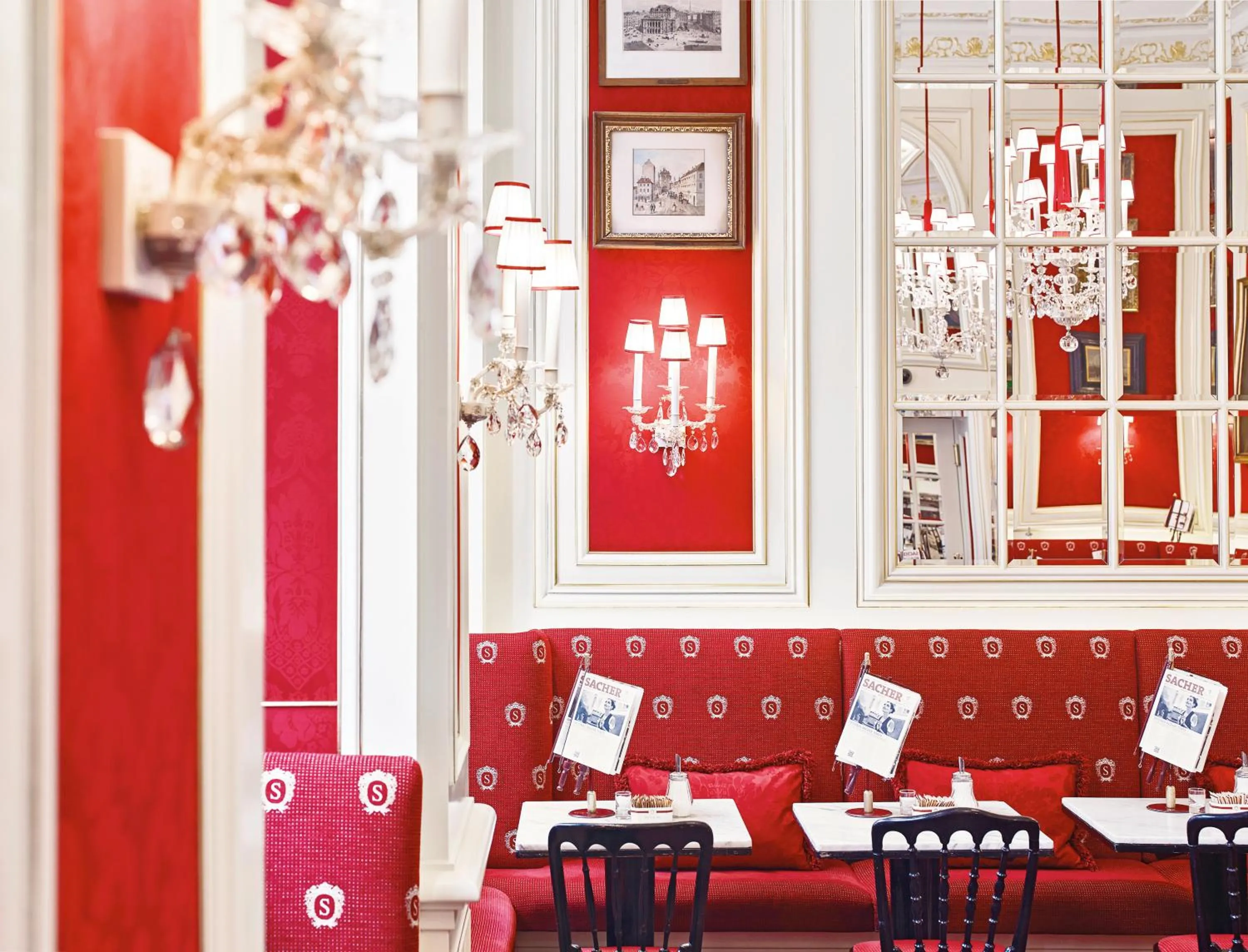 Restaurant/places to eat in Hotel Sacher Wien