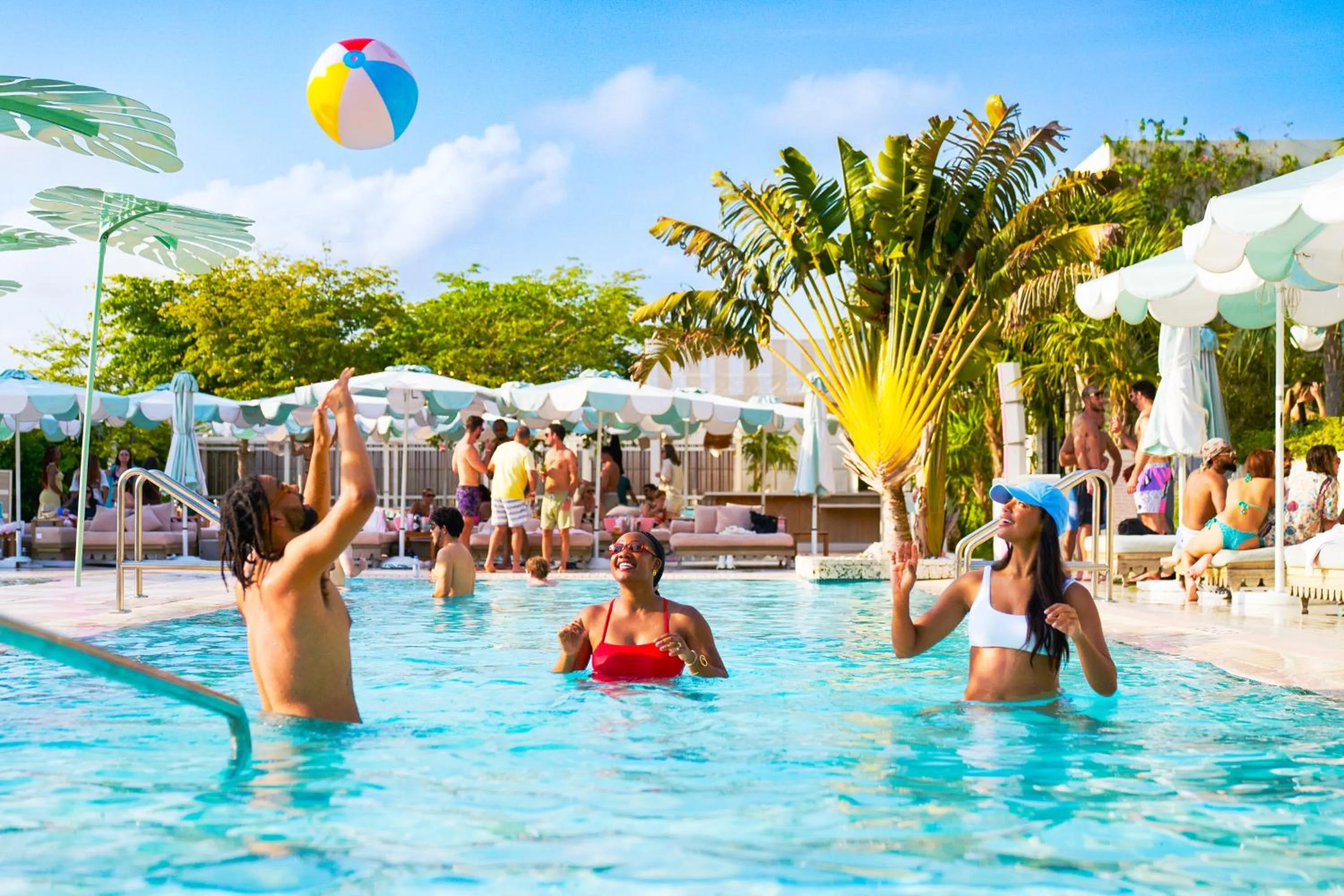 Swimming pool in The Goodtime Hotel, Miami Beach a Tribute Portfolio Hotel
