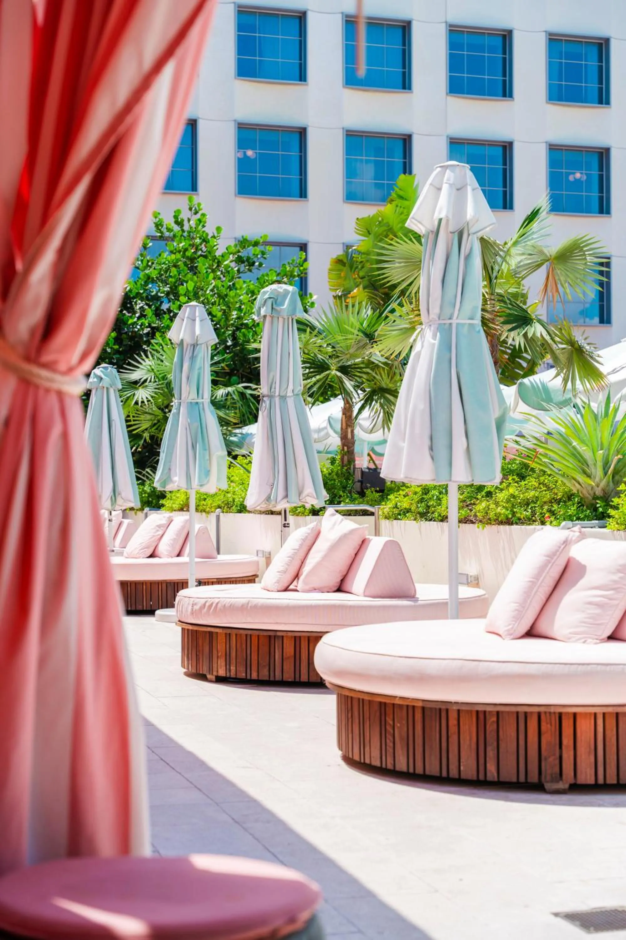 Swimming pool in The Goodtime Hotel, Miami Beach a Tribute Portfolio Hotel
