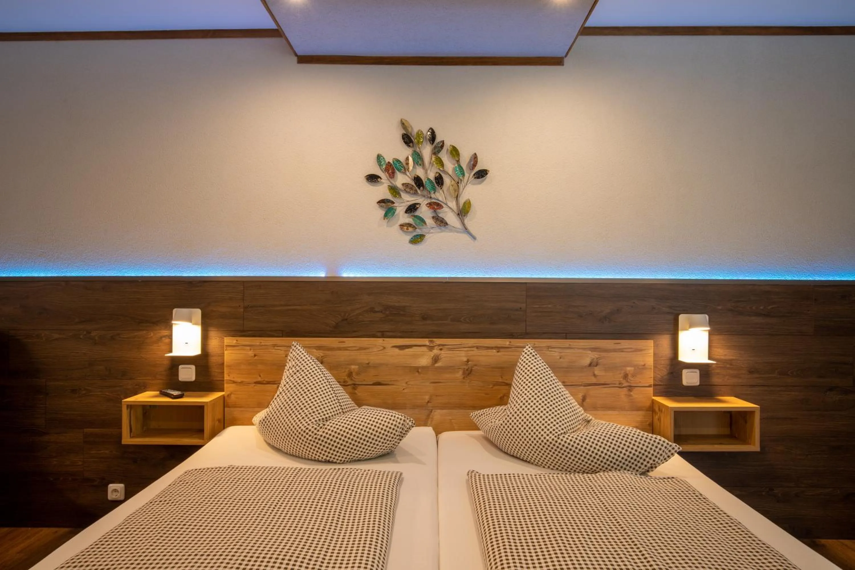 Photo of the whole room, Bed in Hotel Pension Tyrol