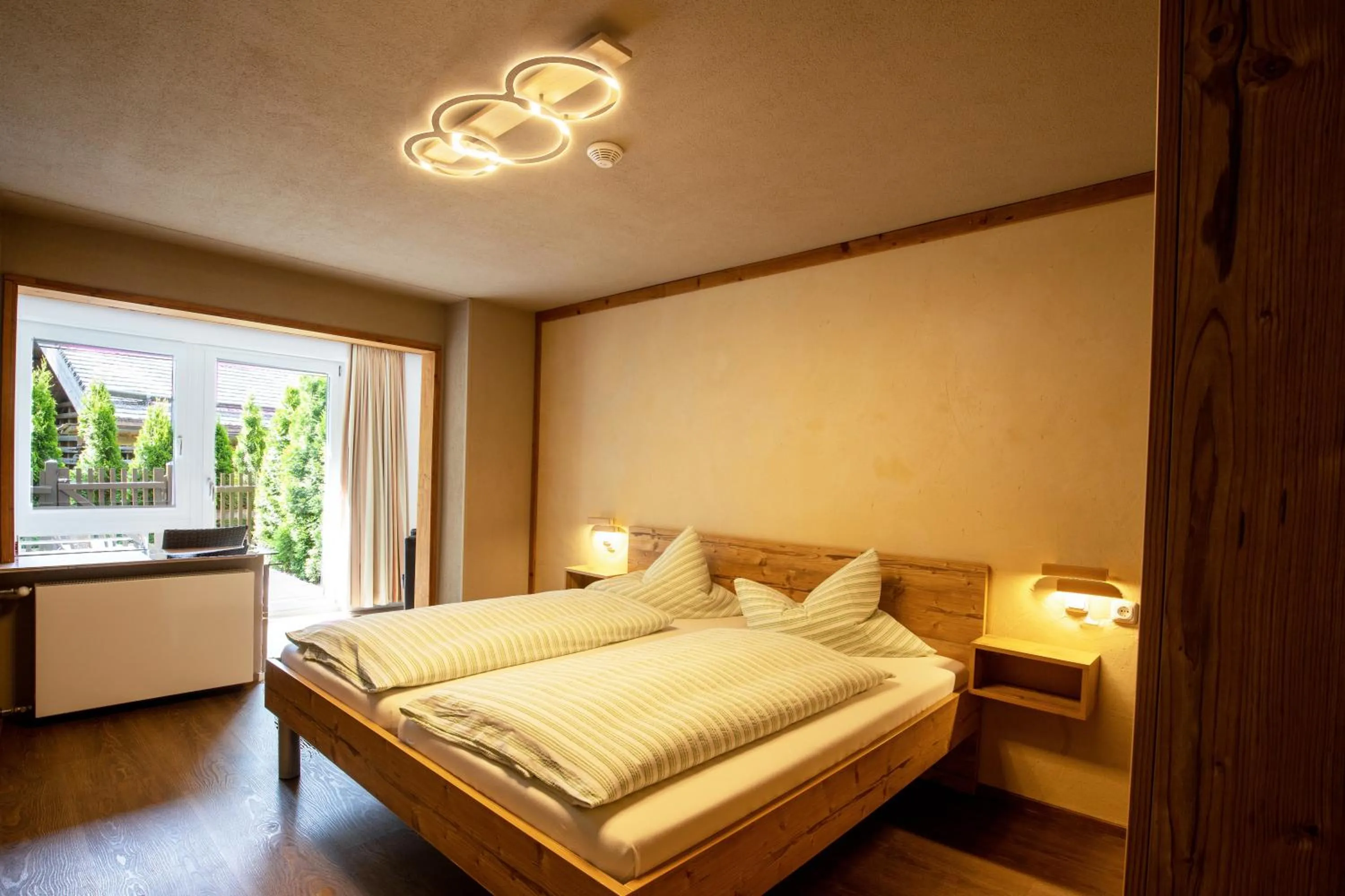 Photo of the whole room, Bed in Hotel Pension Tyrol