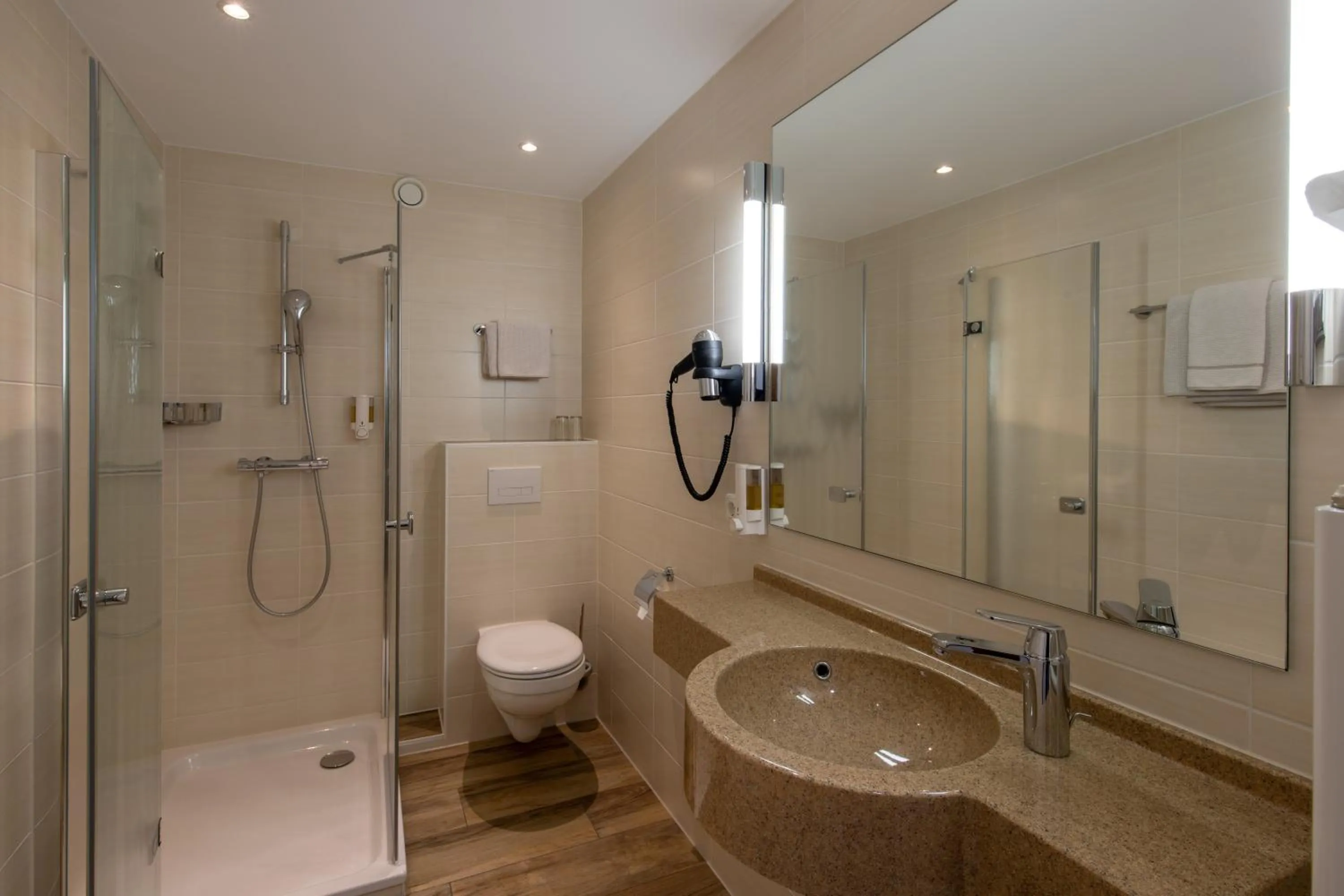 Bathroom in Hotel Pension Tyrol