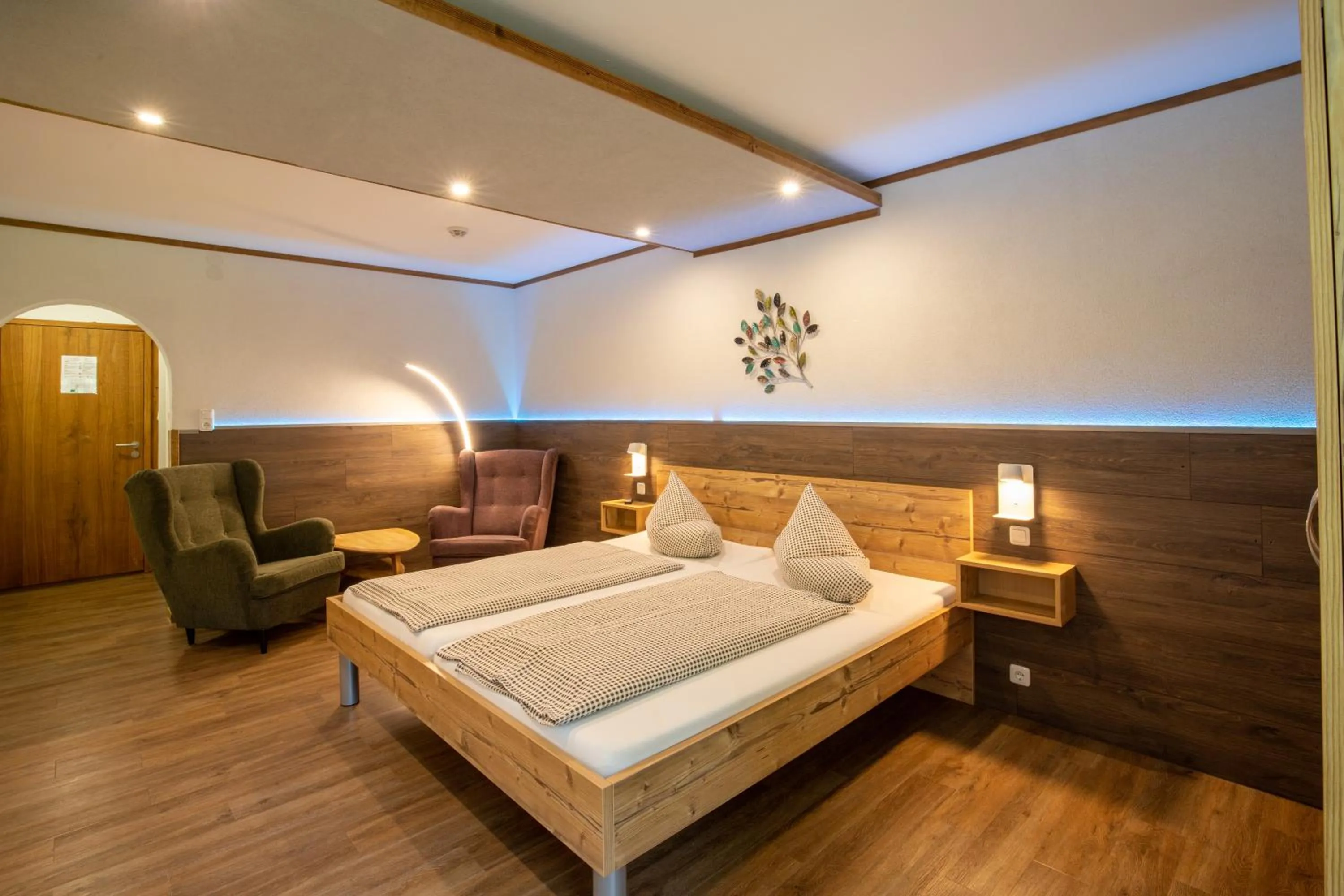 Photo of the whole room, Bed in Hotel Pension Tyrol