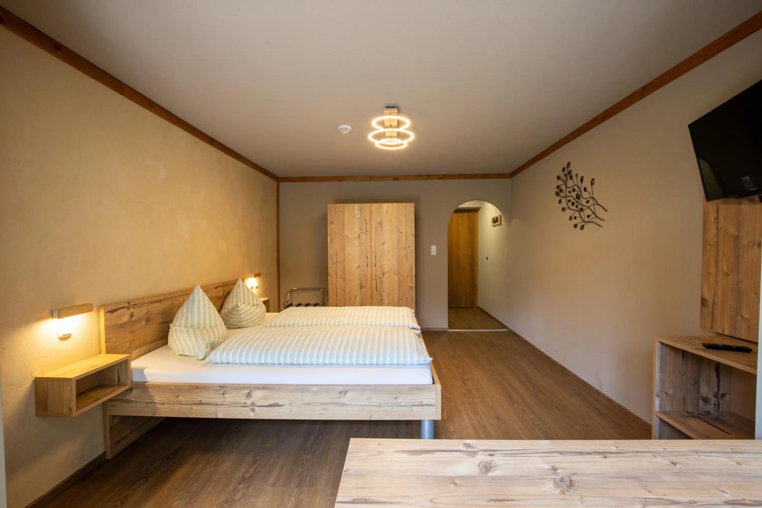 Photo of the whole room, Bed in Hotel Pension Tyrol