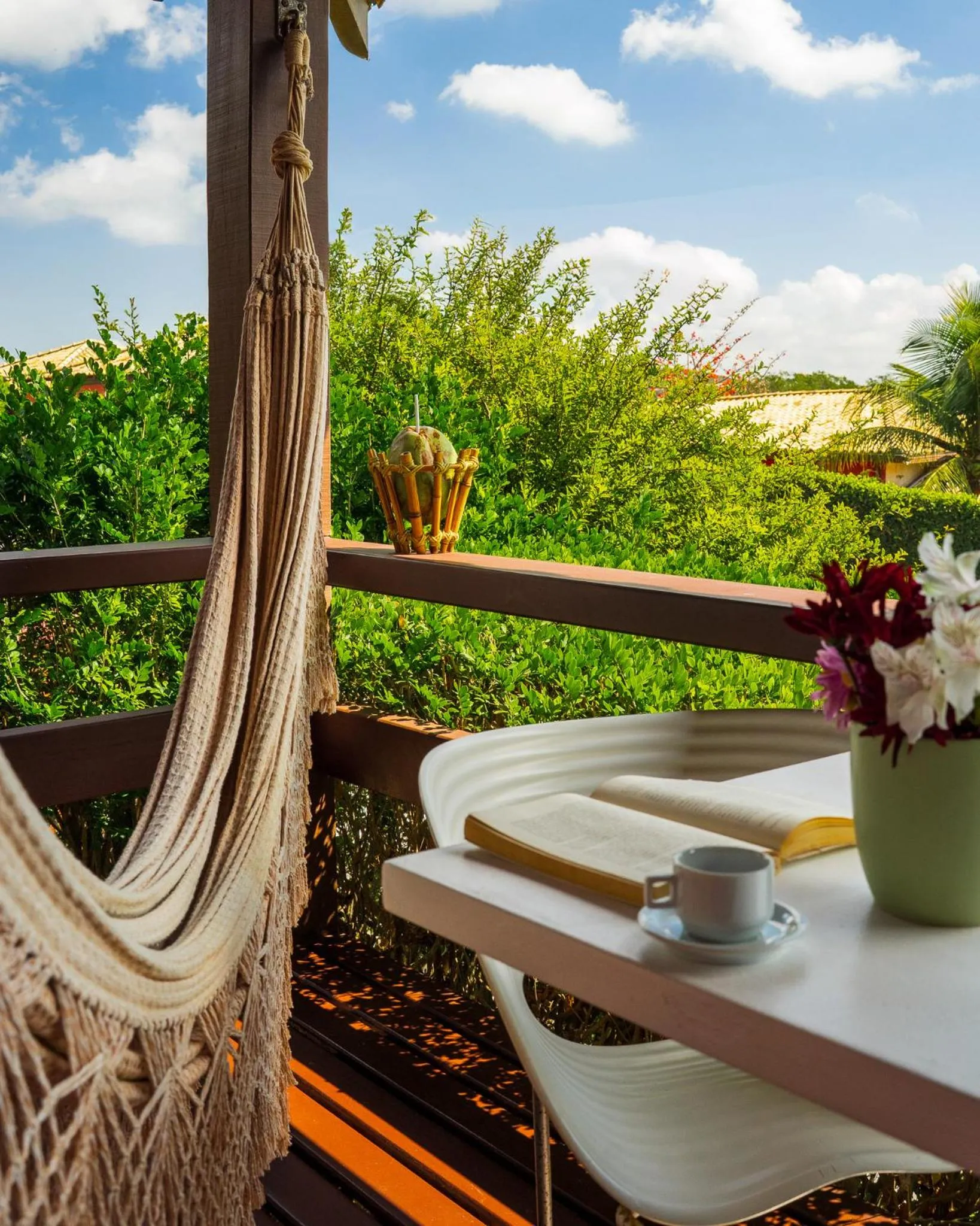 Balcony/Terrace in Jubarte Hotel by Insólito