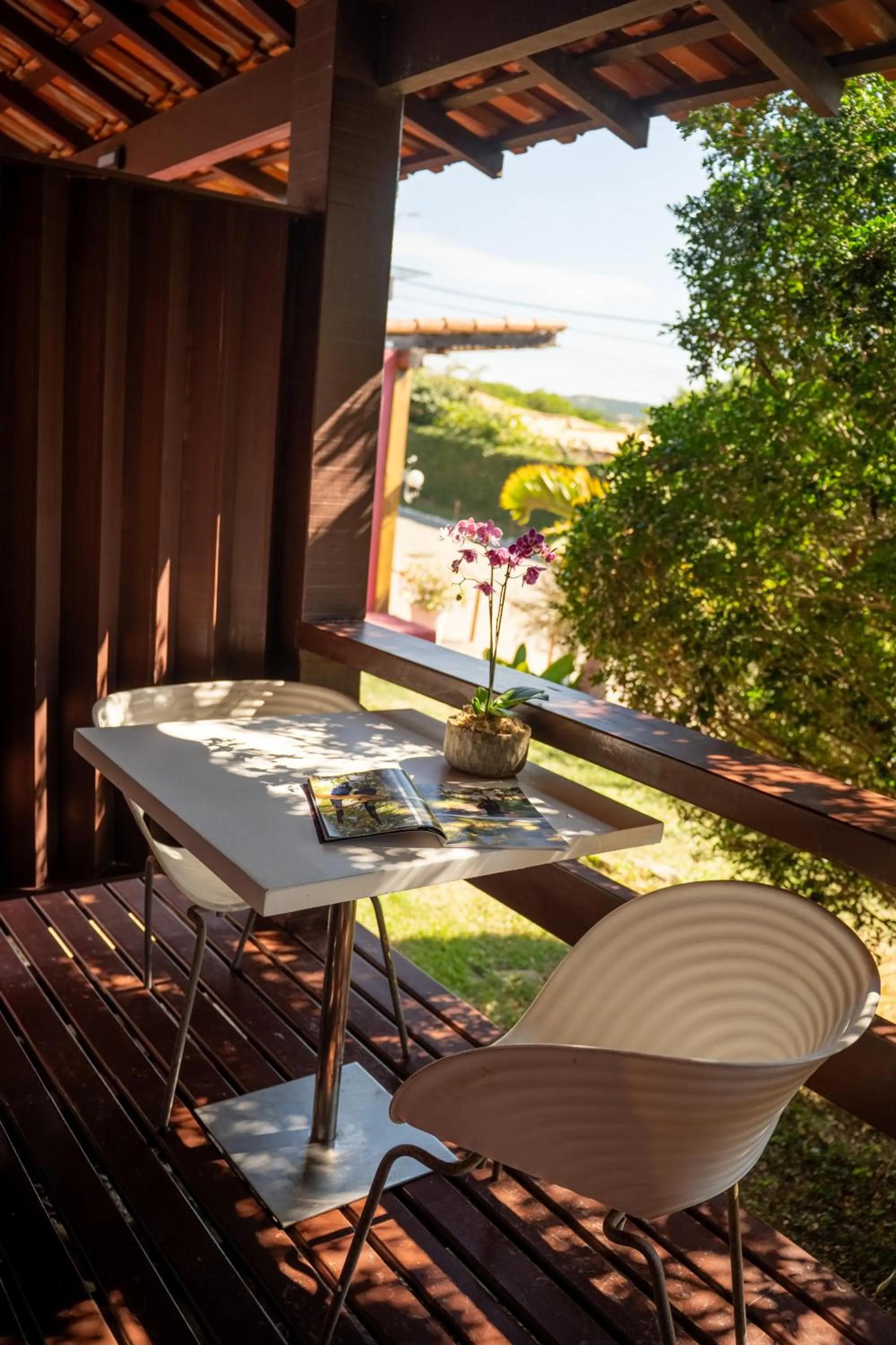 Balcony/Terrace in Jubarte Hotel by Insólito