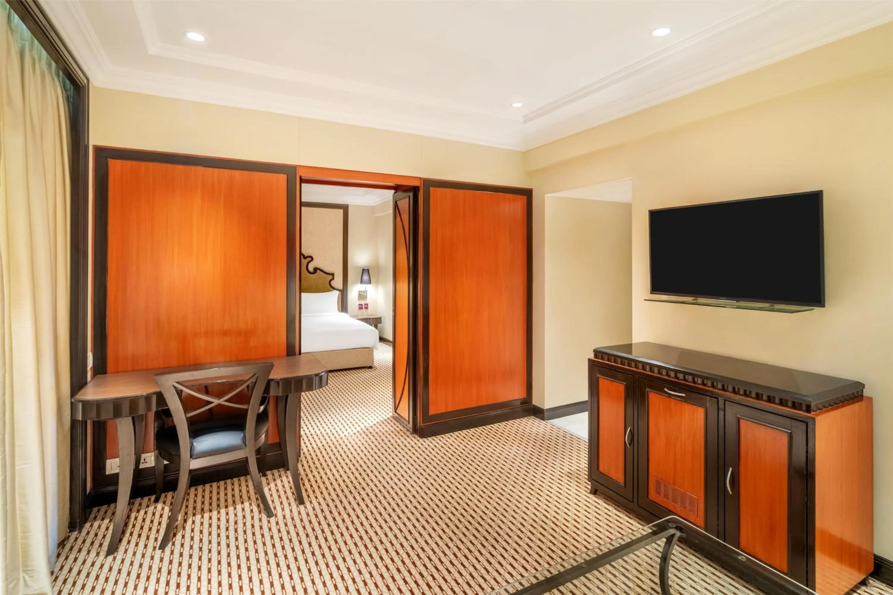 Photo of the whole room, Bed in St Mark's Hotel Bengaluru, a member of Radisson Individuals