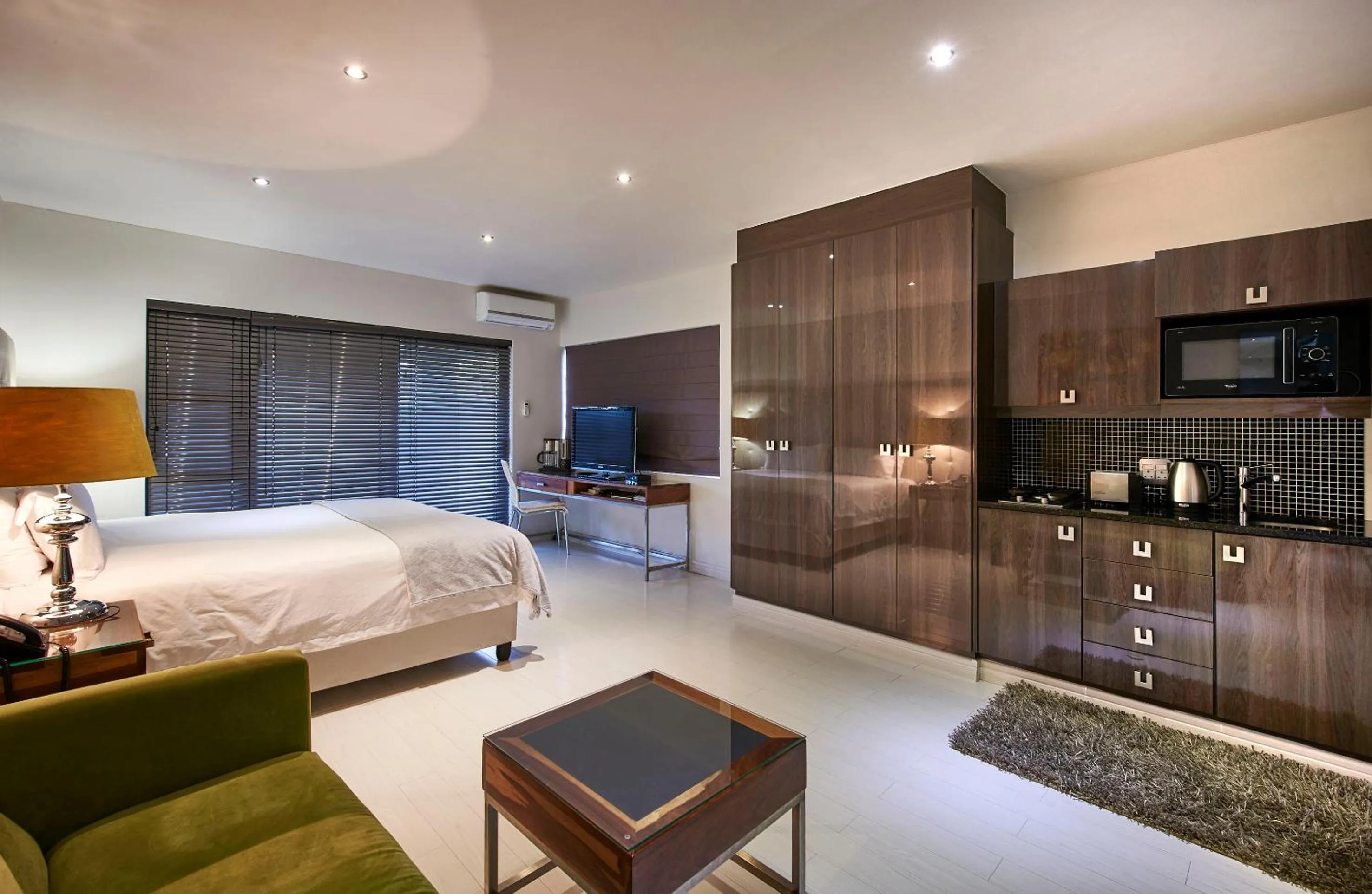 TV and multimedia, Bed in Dynasty Forest Sandown Self Catering Hotel