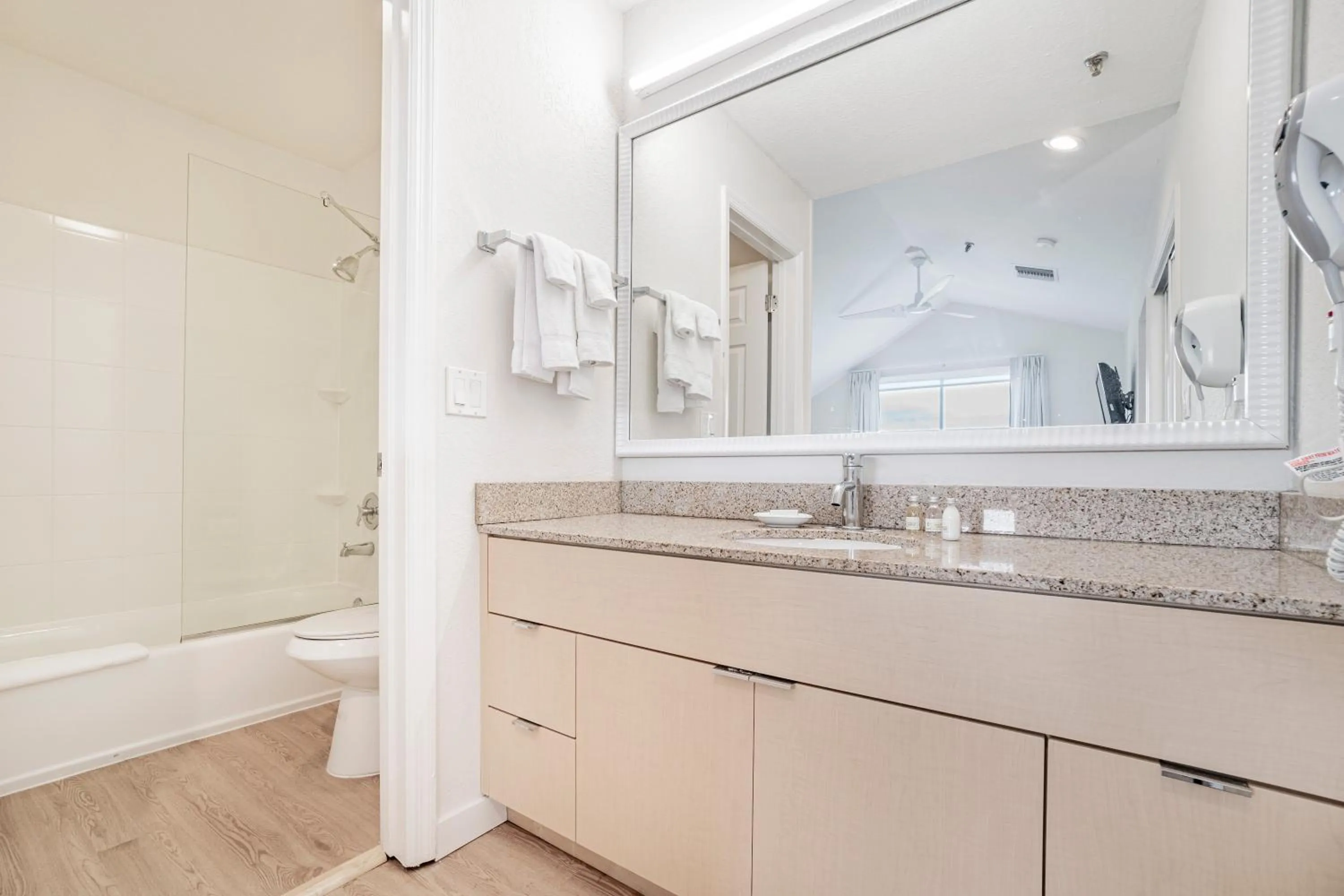 Bathroom in Doral Inn & Suites Miami Airport West