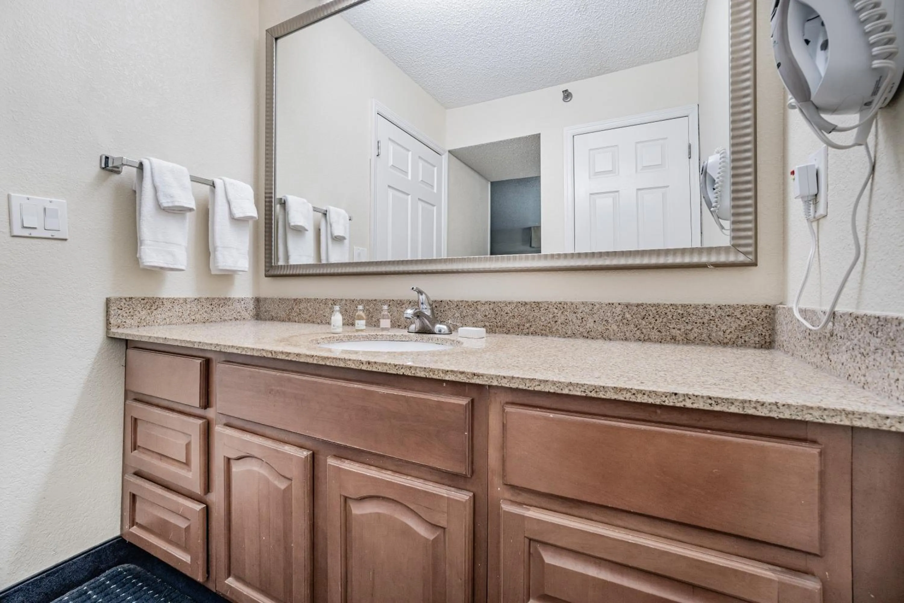 Bathroom in Doral Inn & Suites Miami Airport West
