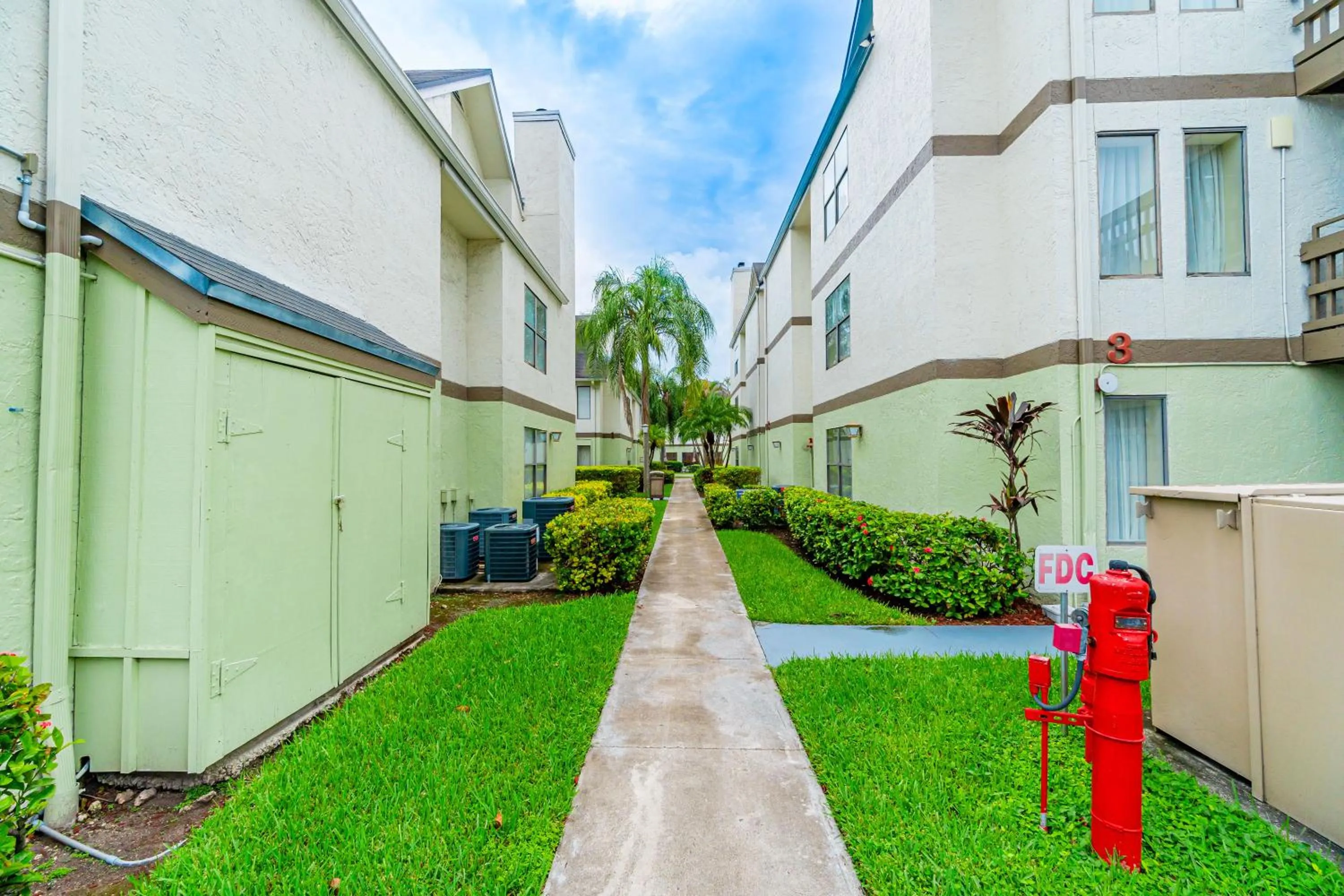 Property building in Doral Inn & Suites Miami Airport West