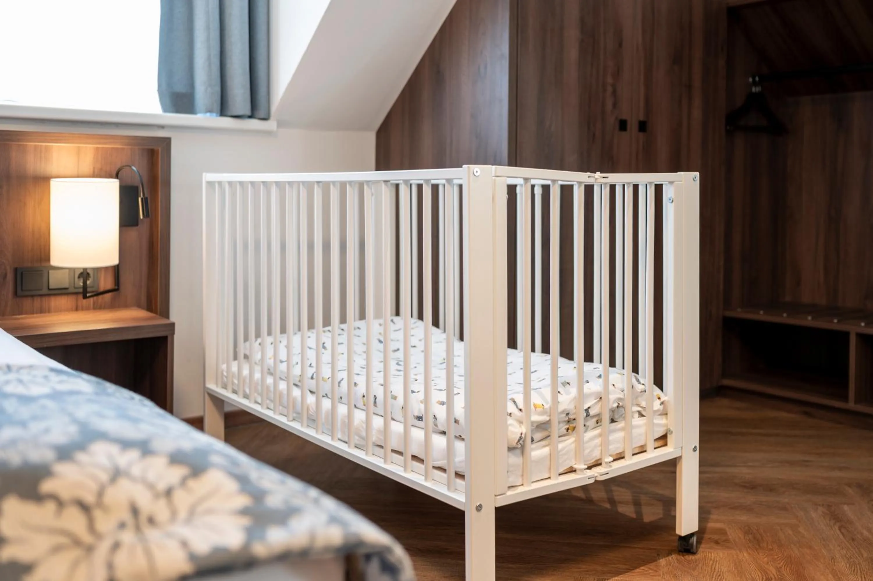 cot, Bed in Salzburg Hotel Lilienhof