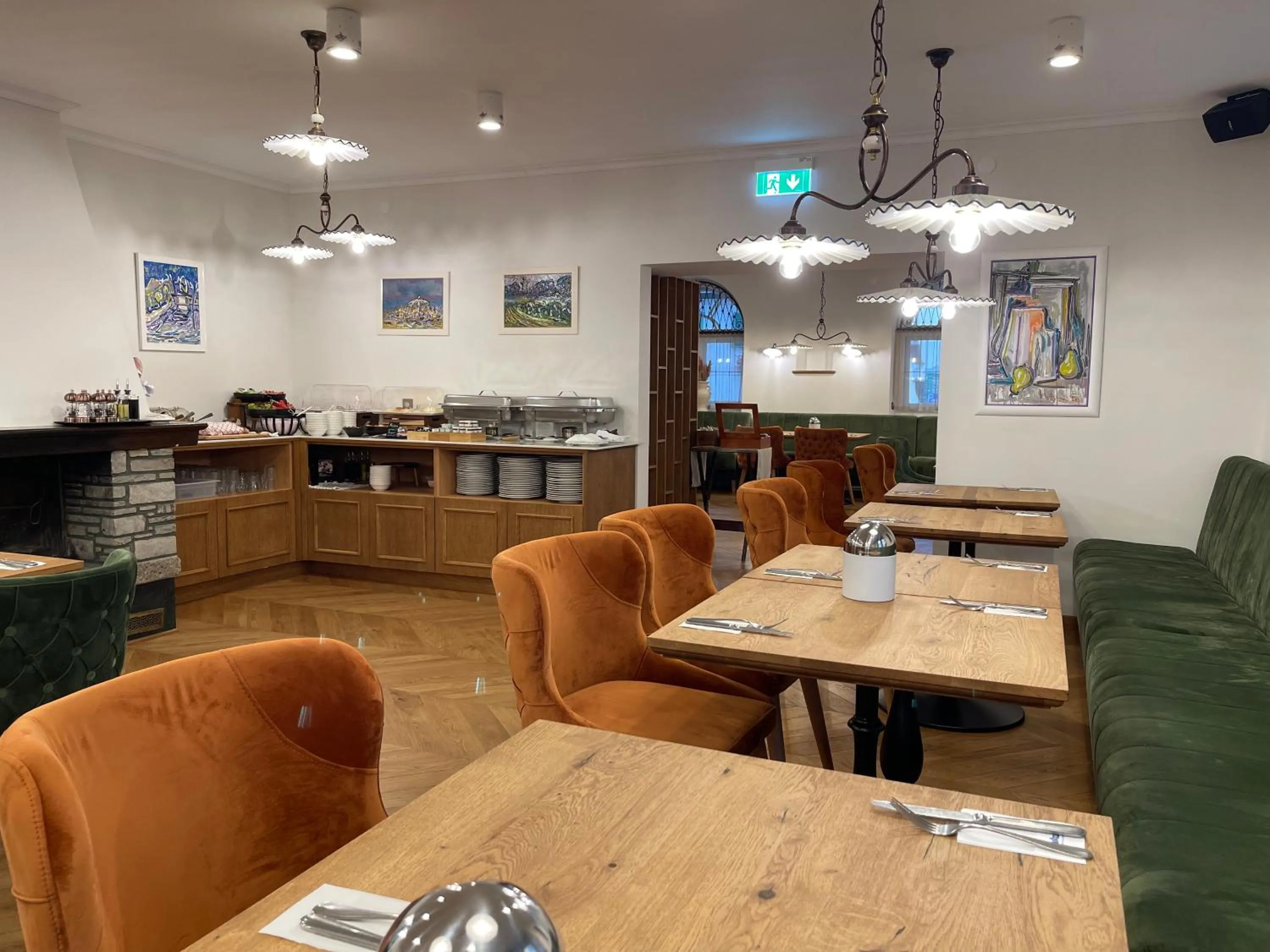 Restaurant/places to eat in Hotel Radetzky