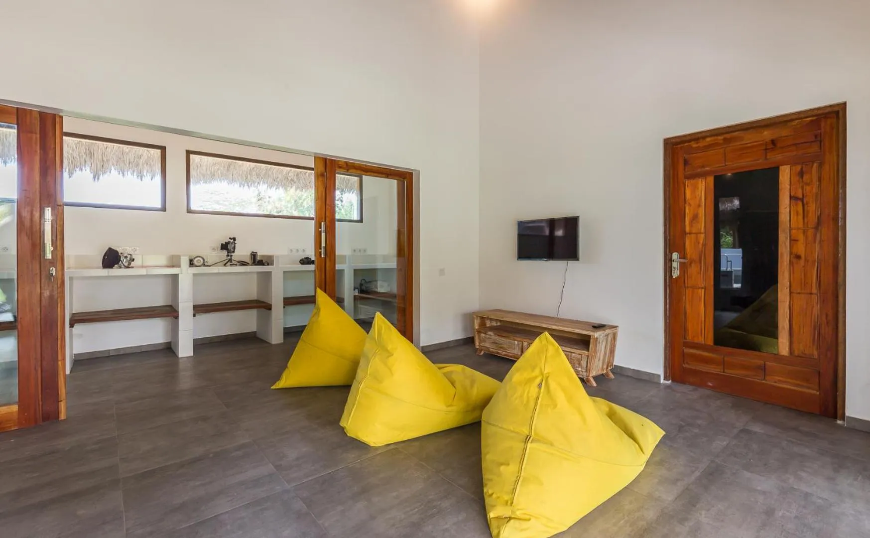 Diving in Emocean Beach Boutique Dive Resort