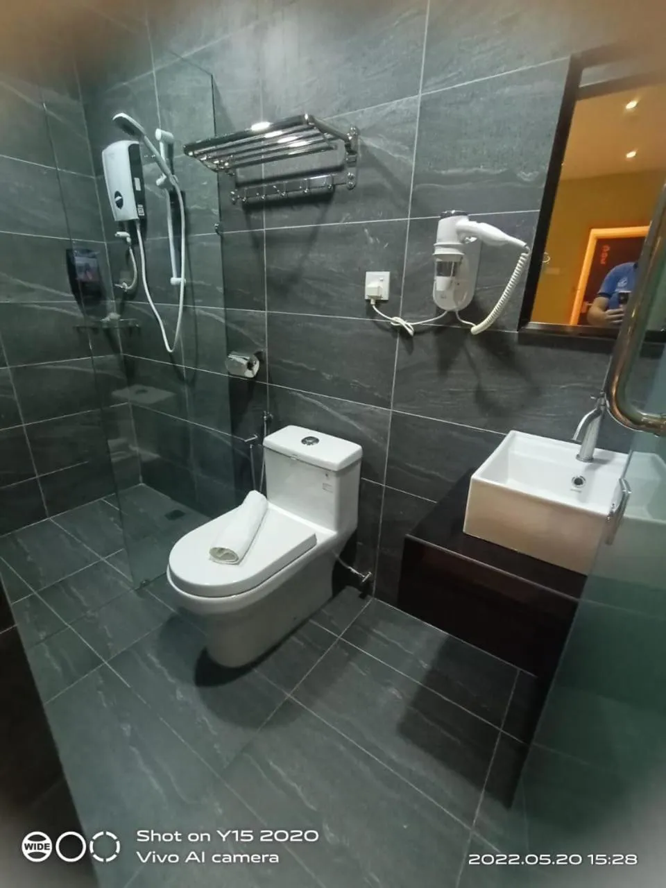 Shower in YEE HOTEL Permas Jaya