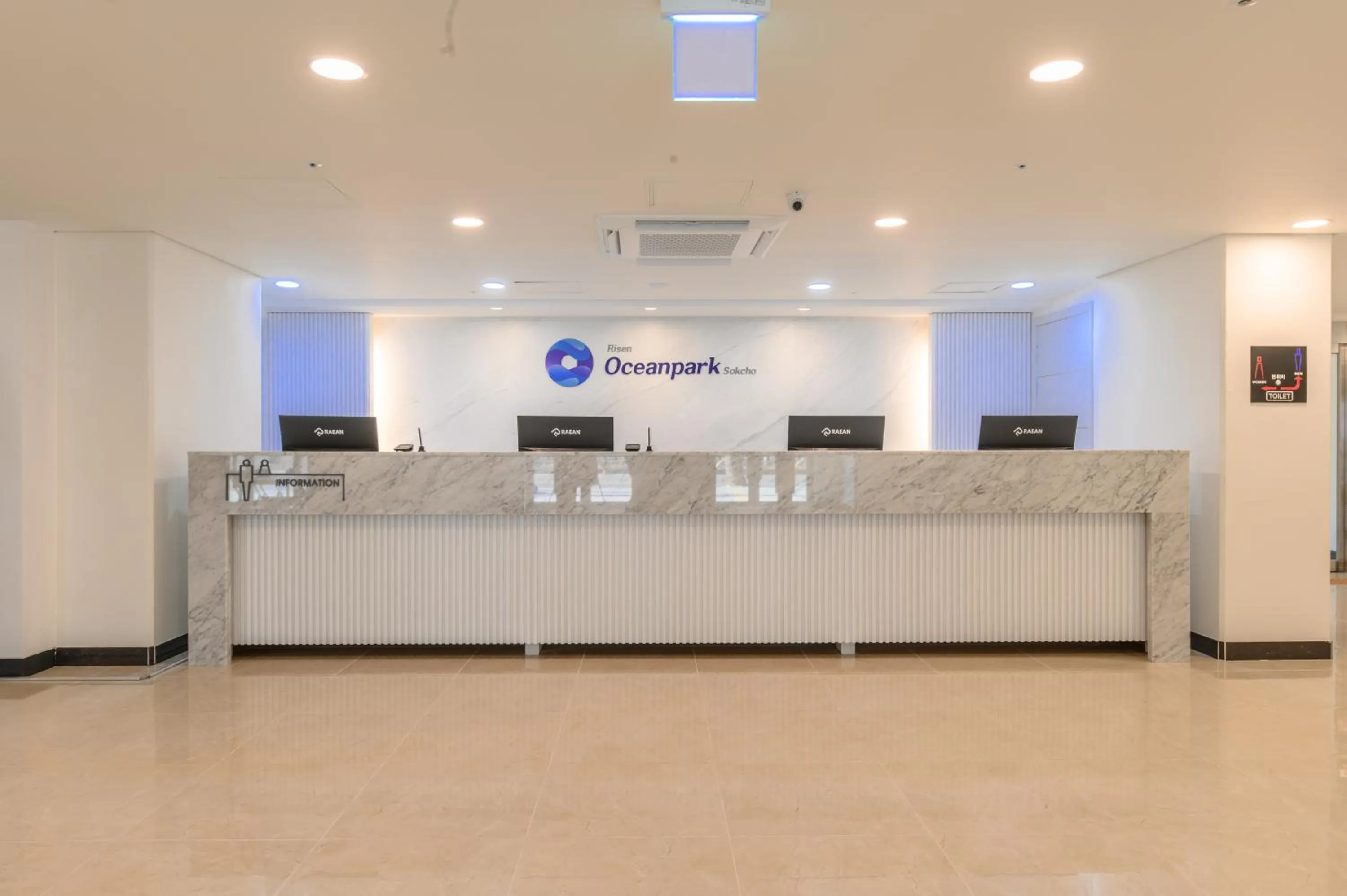 Property building in Risen Ocean Park Hotel