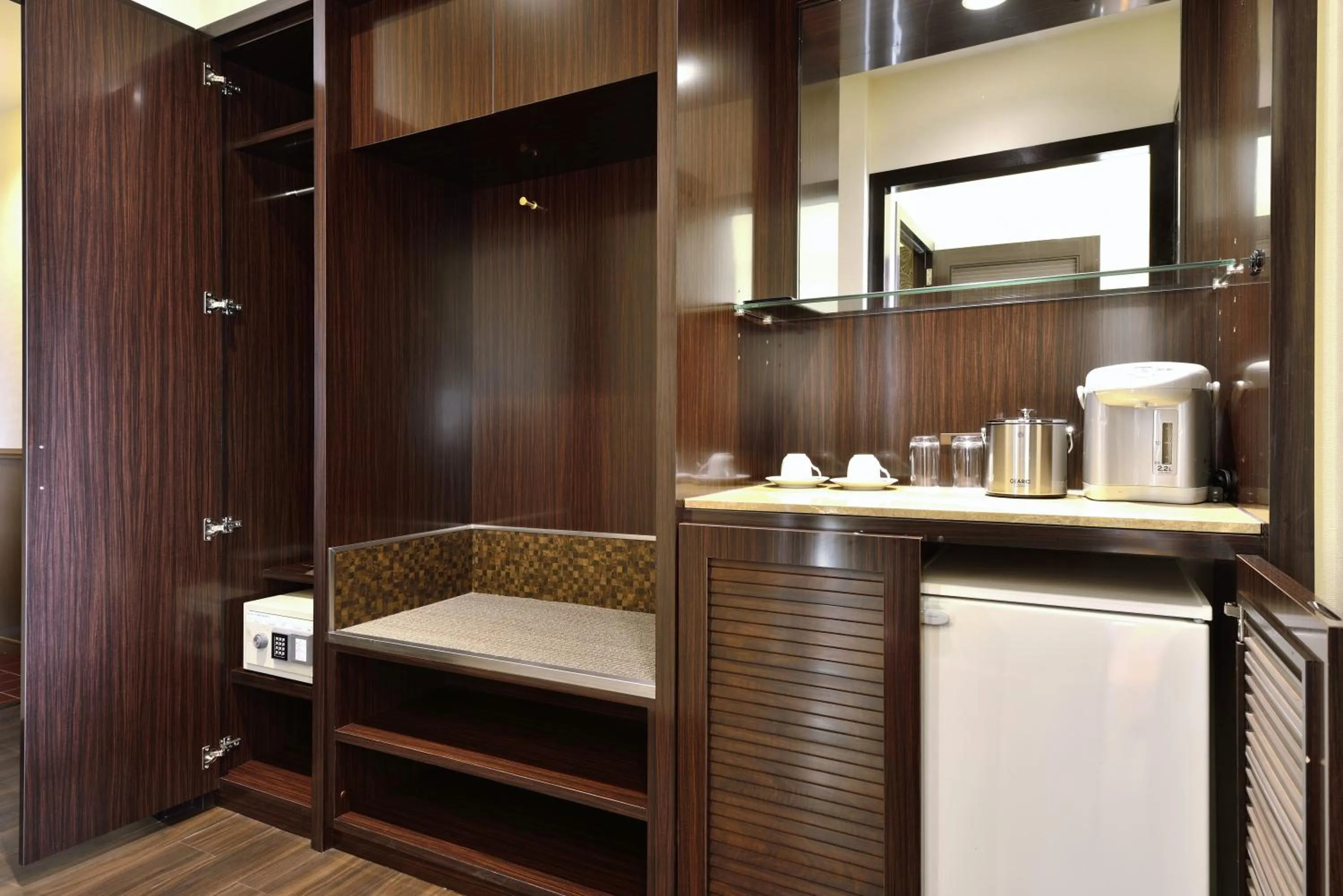 Photo of the whole room in EXES Ishigaki