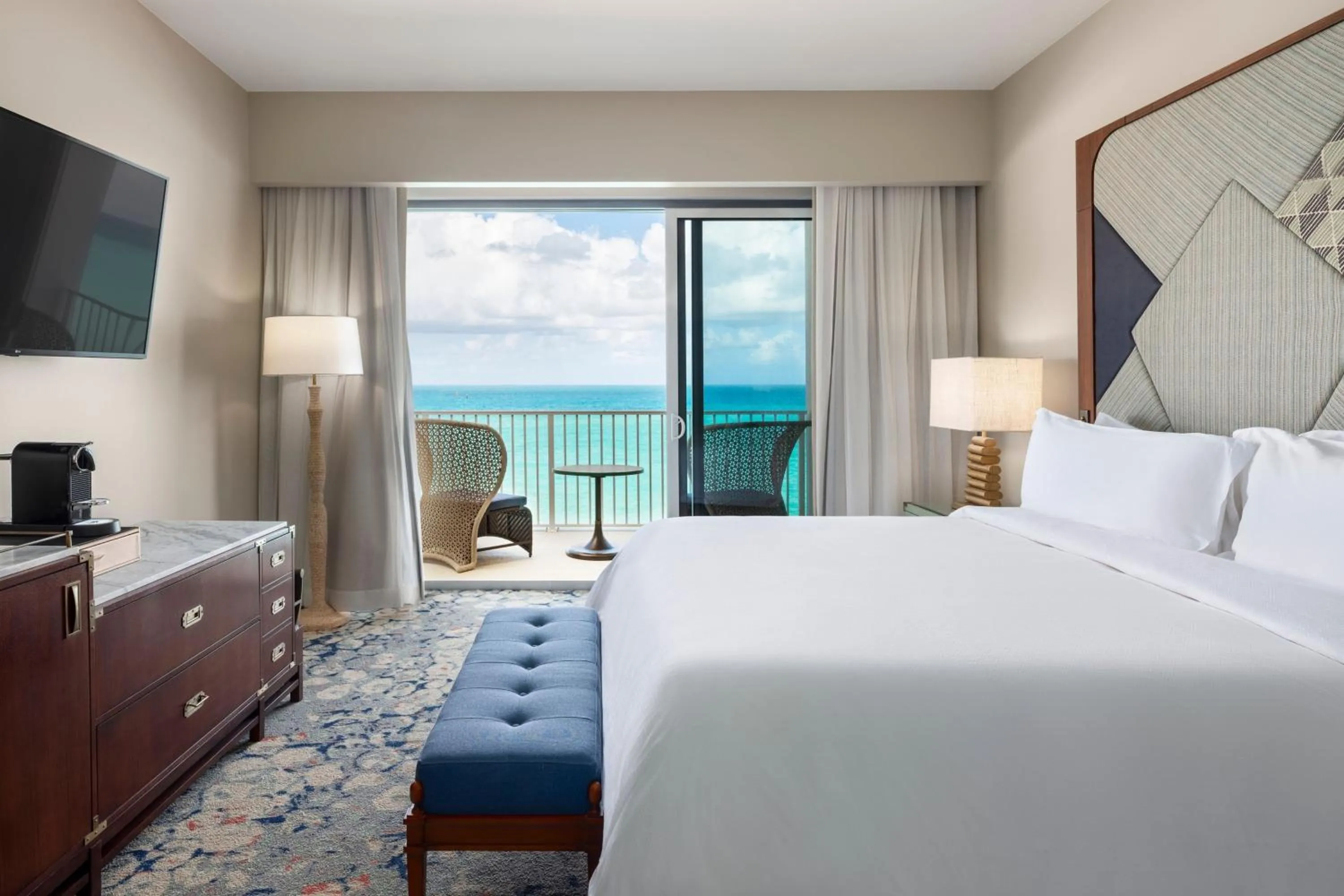 Bedroom, Bed in The St. Regis Bermuda Resort