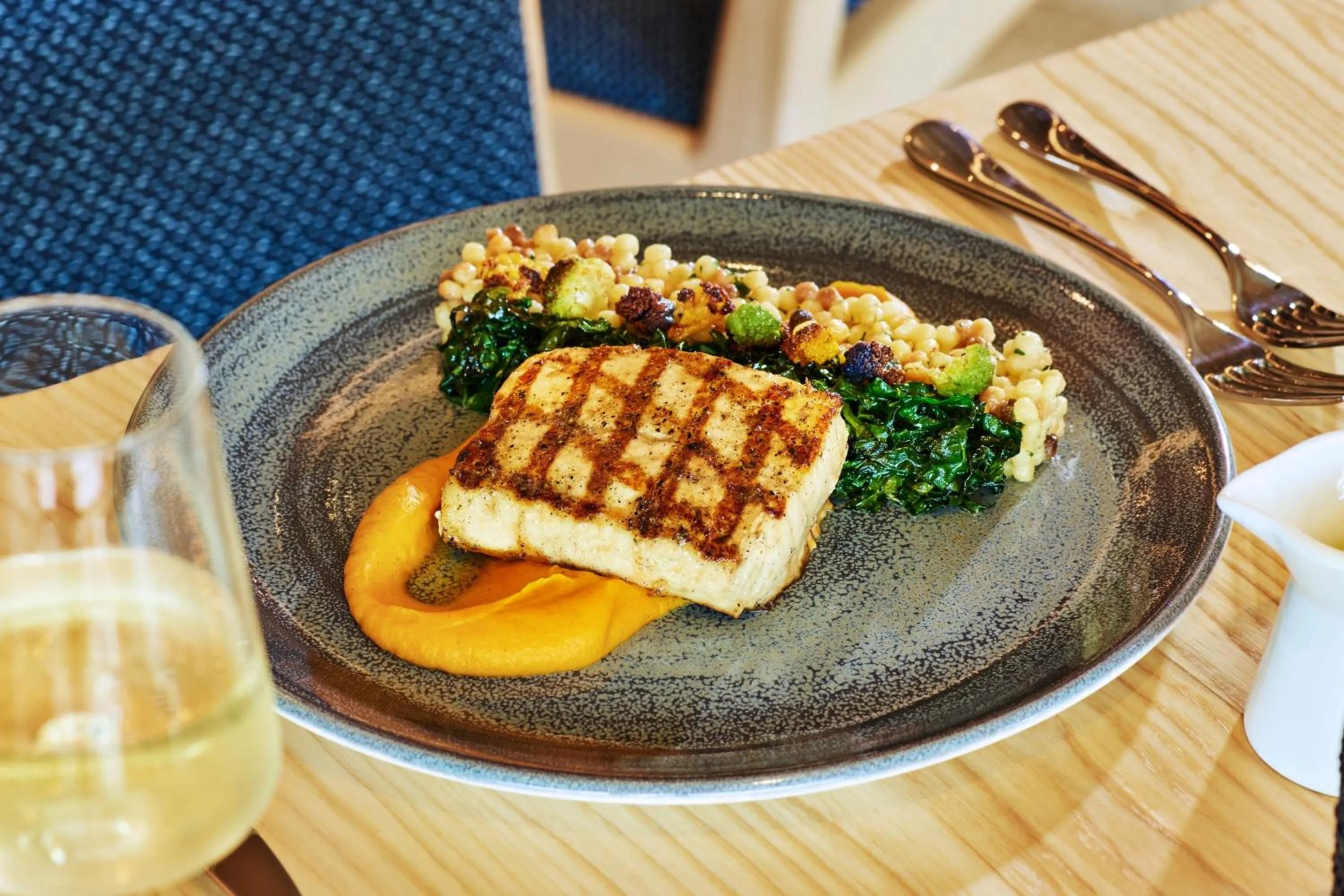 Restaurant/places to eat in Walt Disney World Swan Reserve