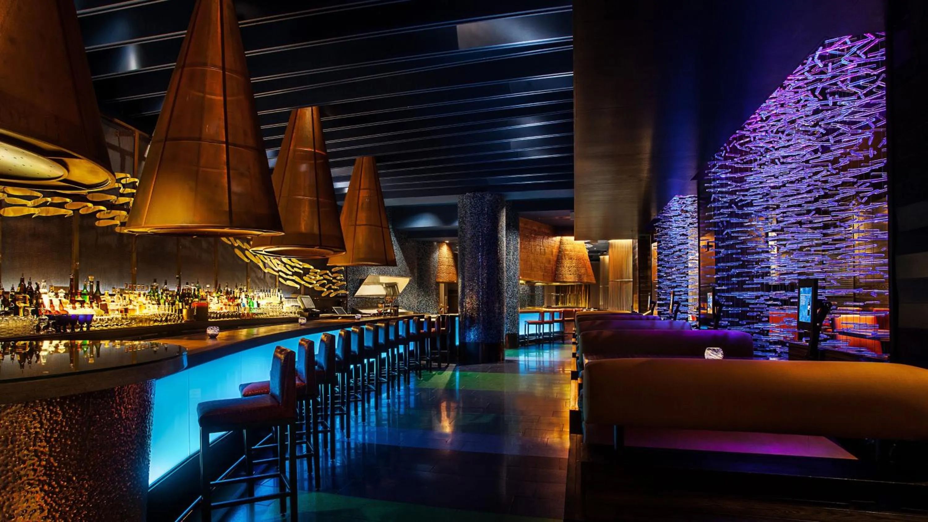 Lounge or bar in Walt Disney World Swan Reserve