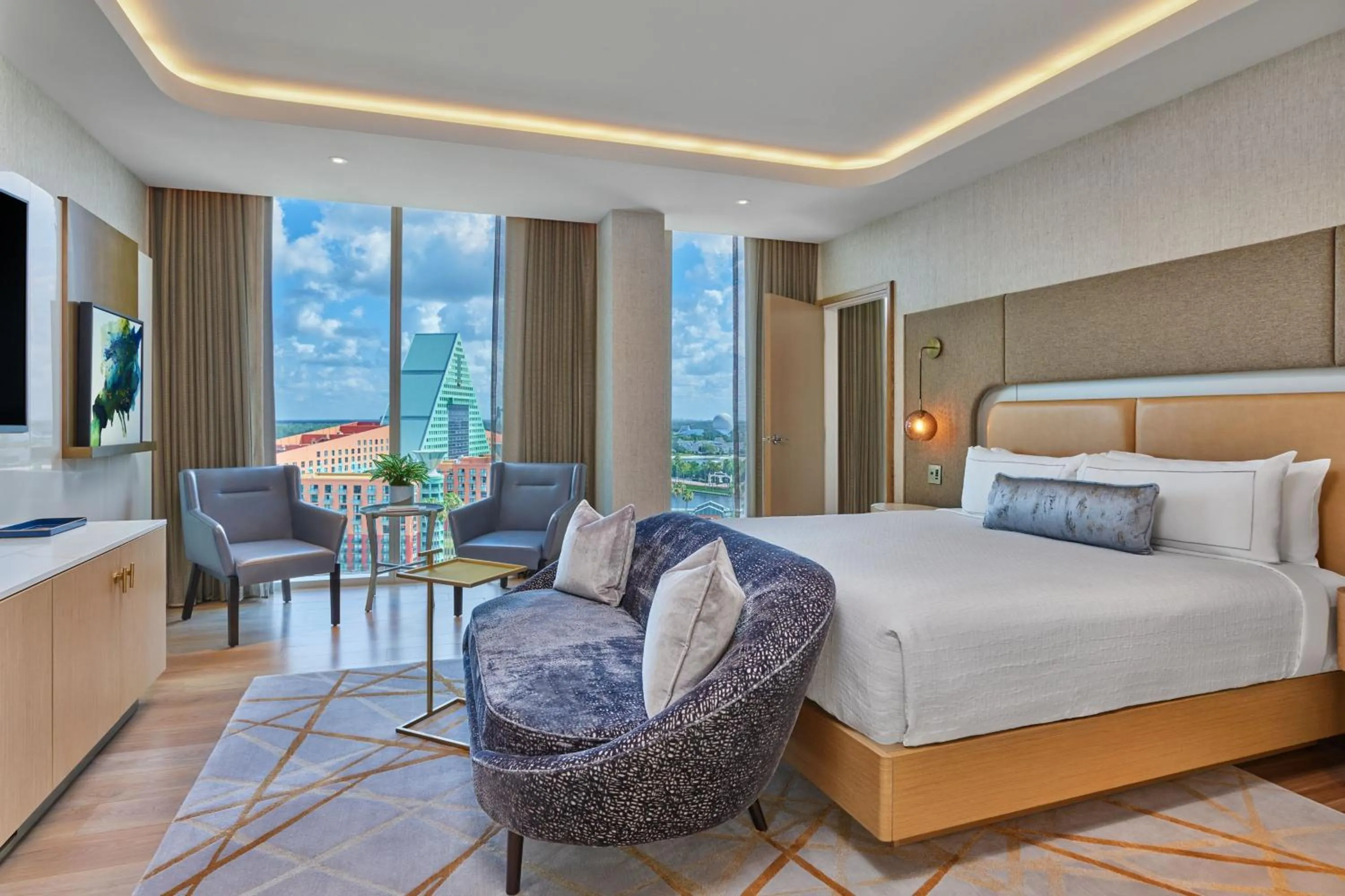 Photo of the whole room, Bed in Walt Disney World Swan Reserve