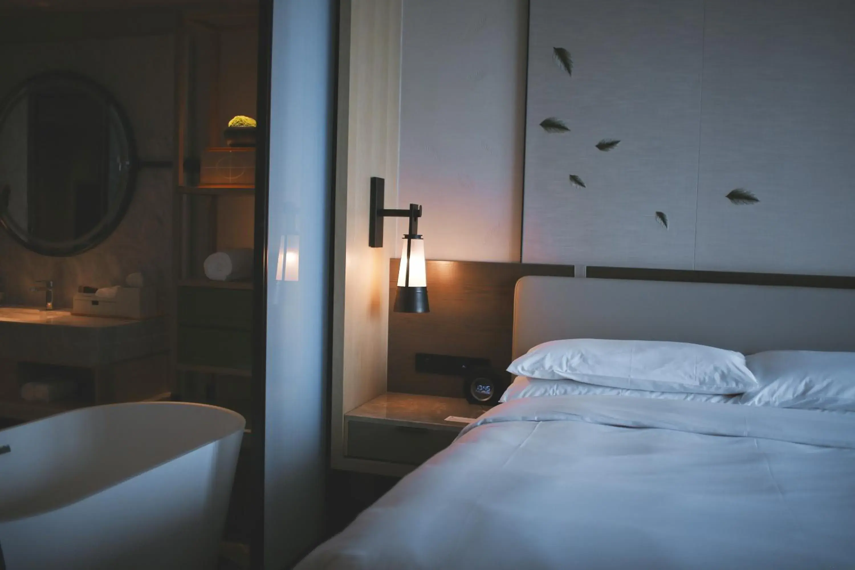 Deluxe King Guest Room with City View in Liyang Marriott Hotel Deluxe King Guest Room with City View in Liyang Marriott Hotel