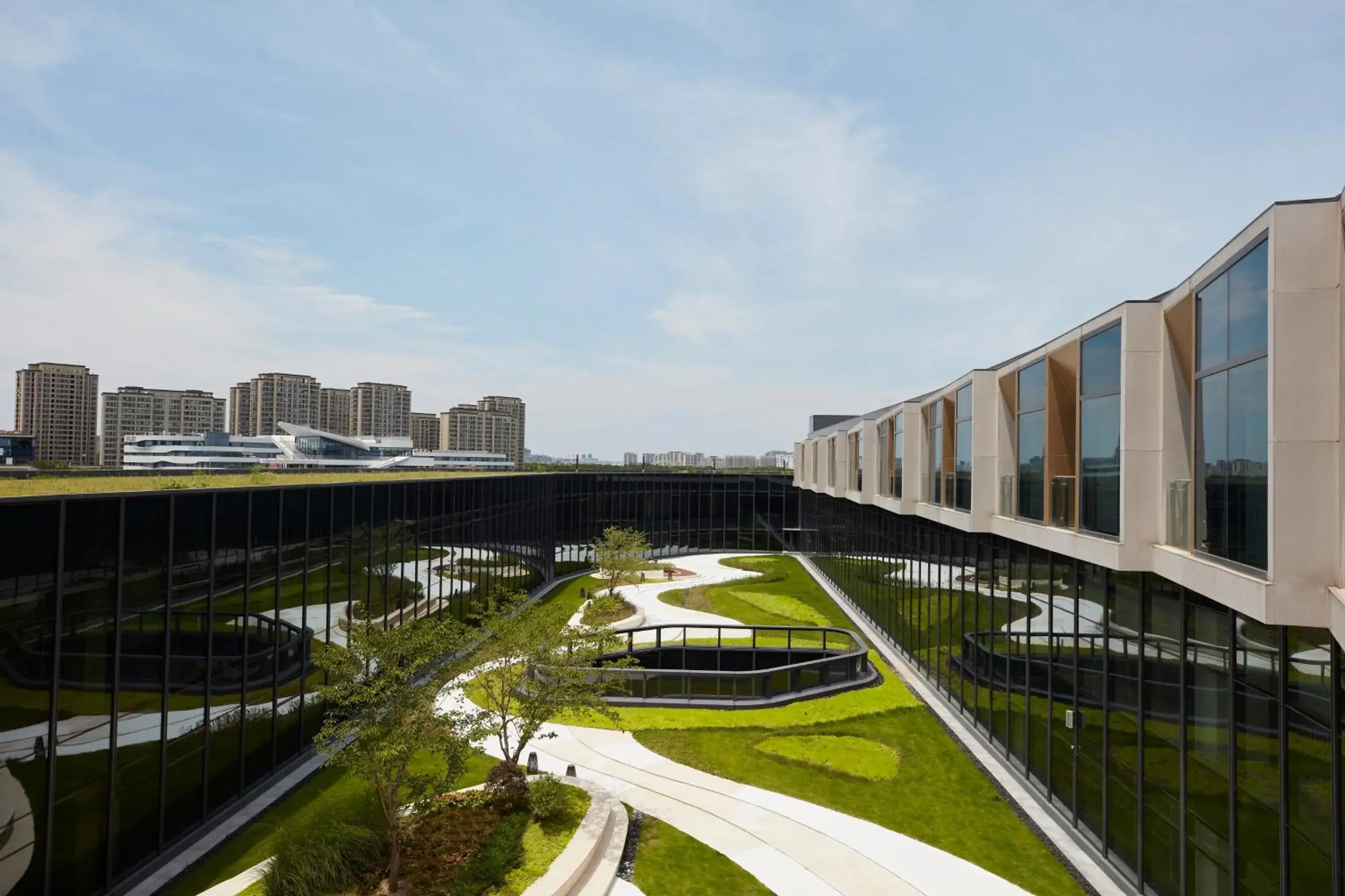 Guest Room with 2 Double, Garden view Balcony in JW Marriott Shanghai Fengxian Guest Room with 2 Double, Garden view Balcony in JW Marriott Shanghai Fengxian