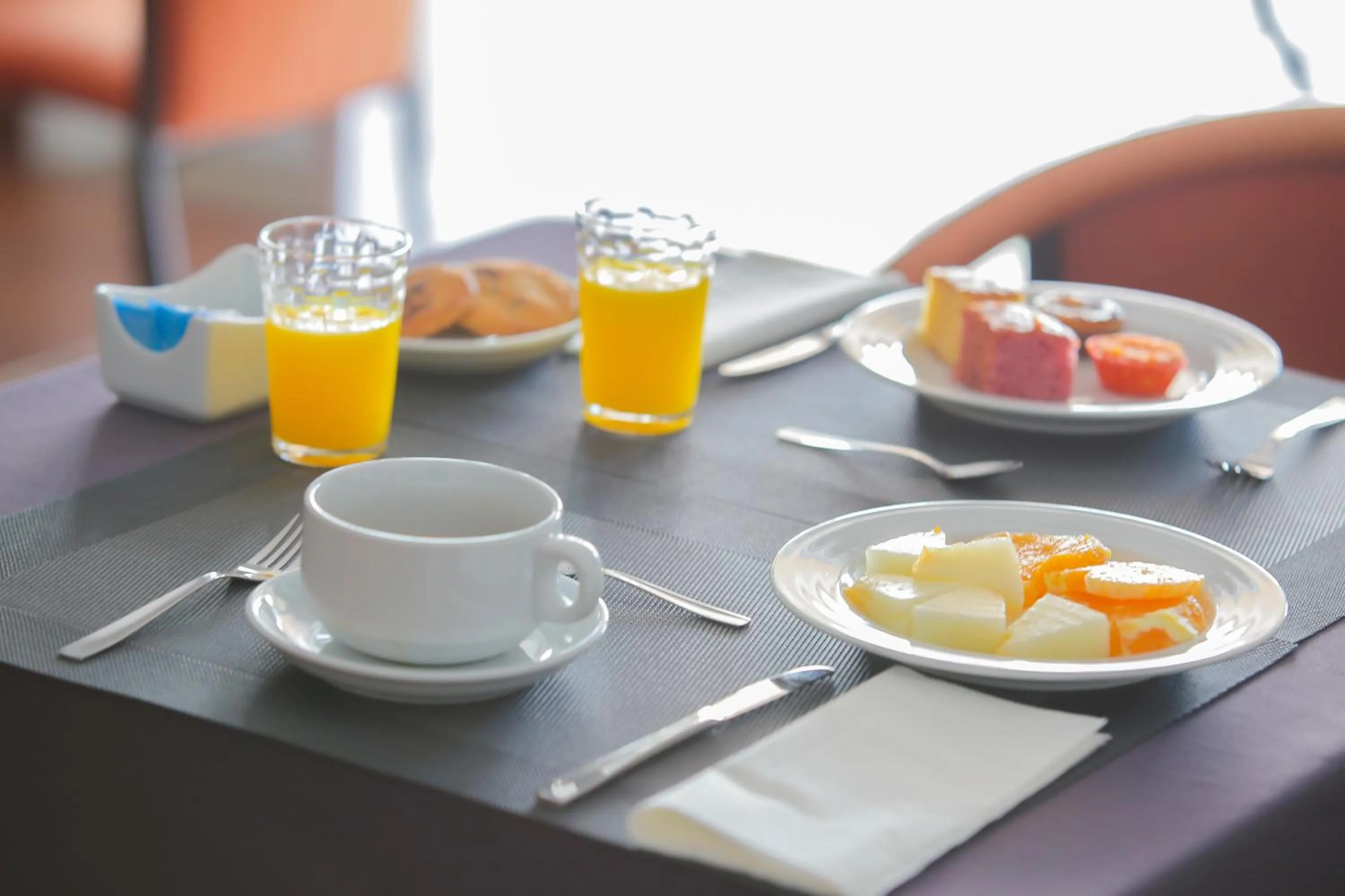 Buffet breakfast in Hotel Residencial Dora