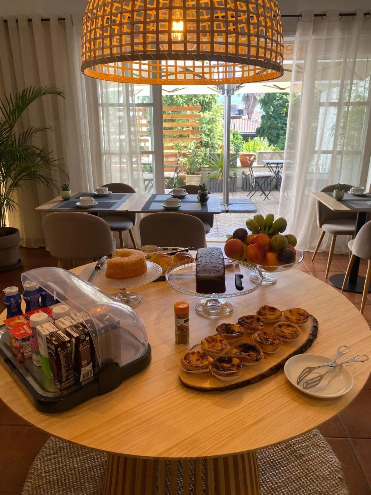 Buffet breakfast in Hotel Residencial Dora