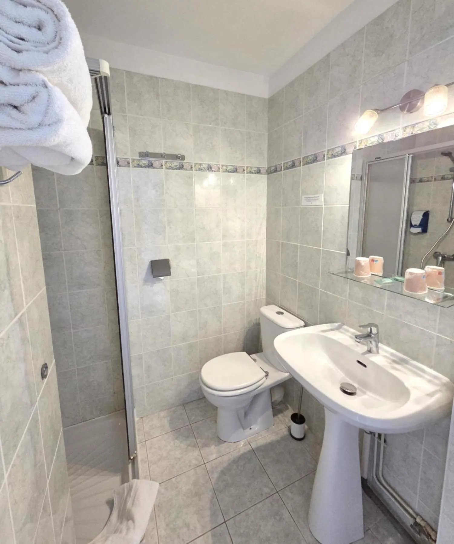 Bathroom in Hotel Le Bourgogne