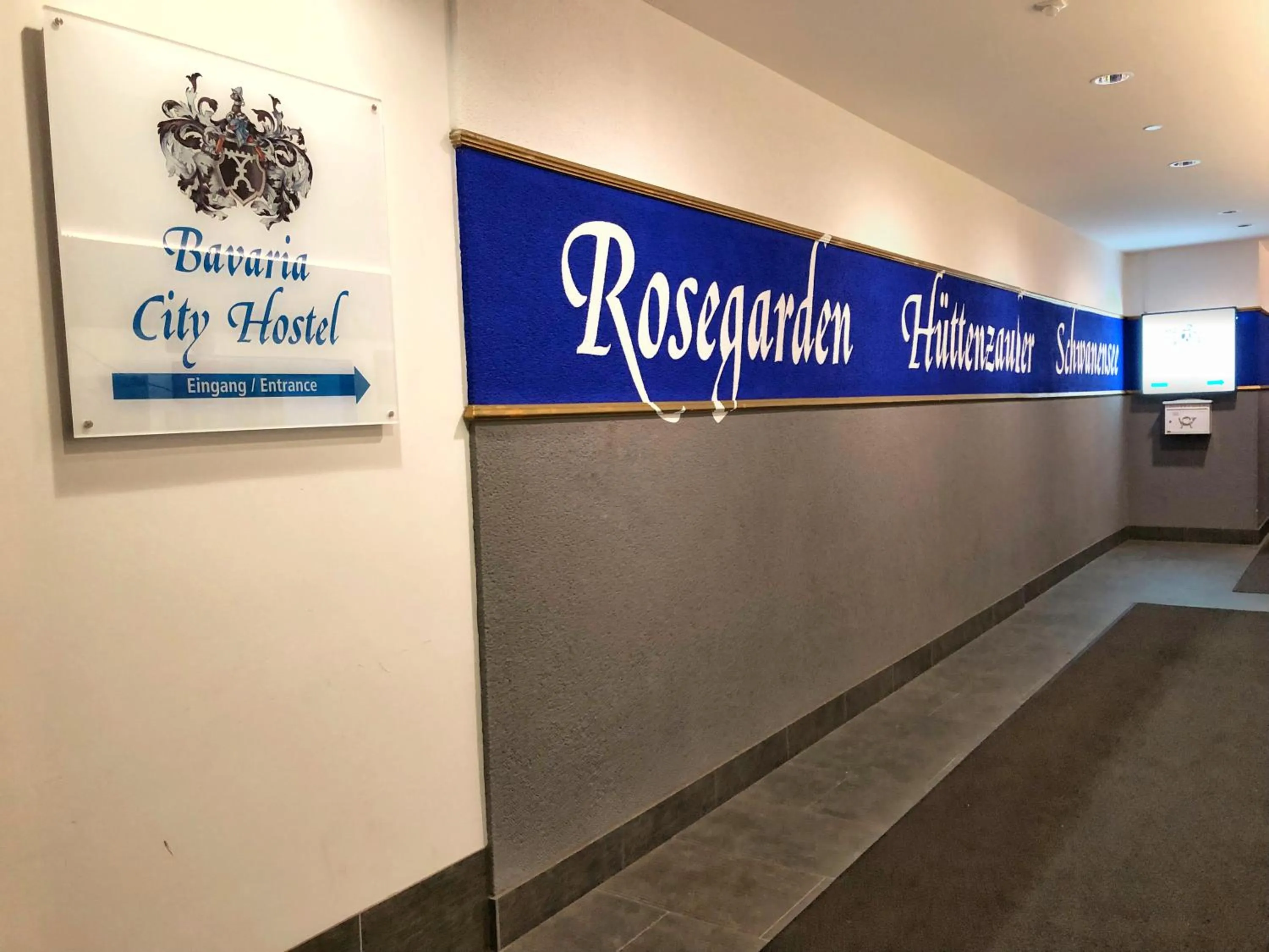 Facade/entrance in Bavaria City Hostel - Design Hostel