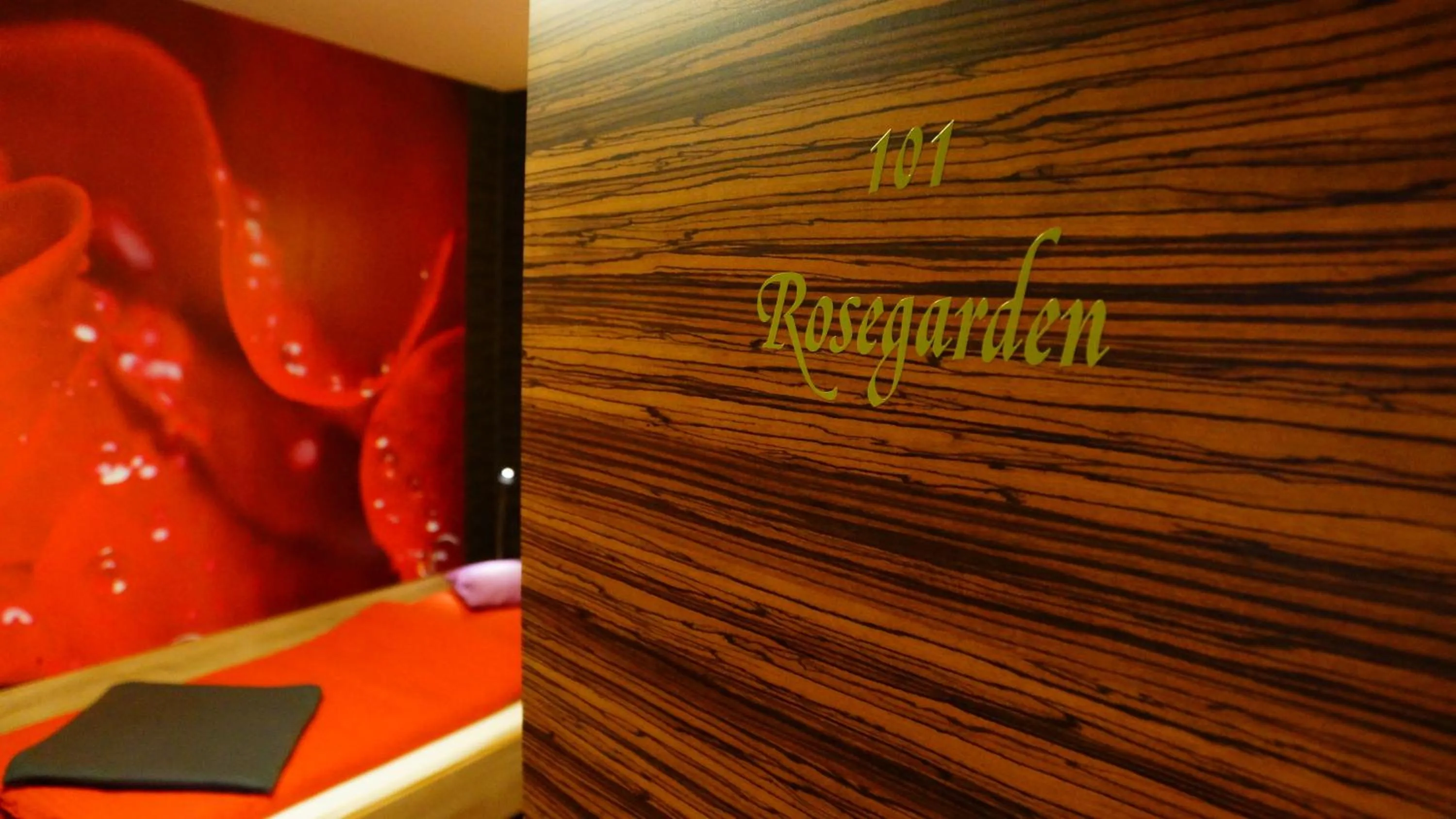 Photo of the whole room in Bavaria City Hostel - Design Hostel