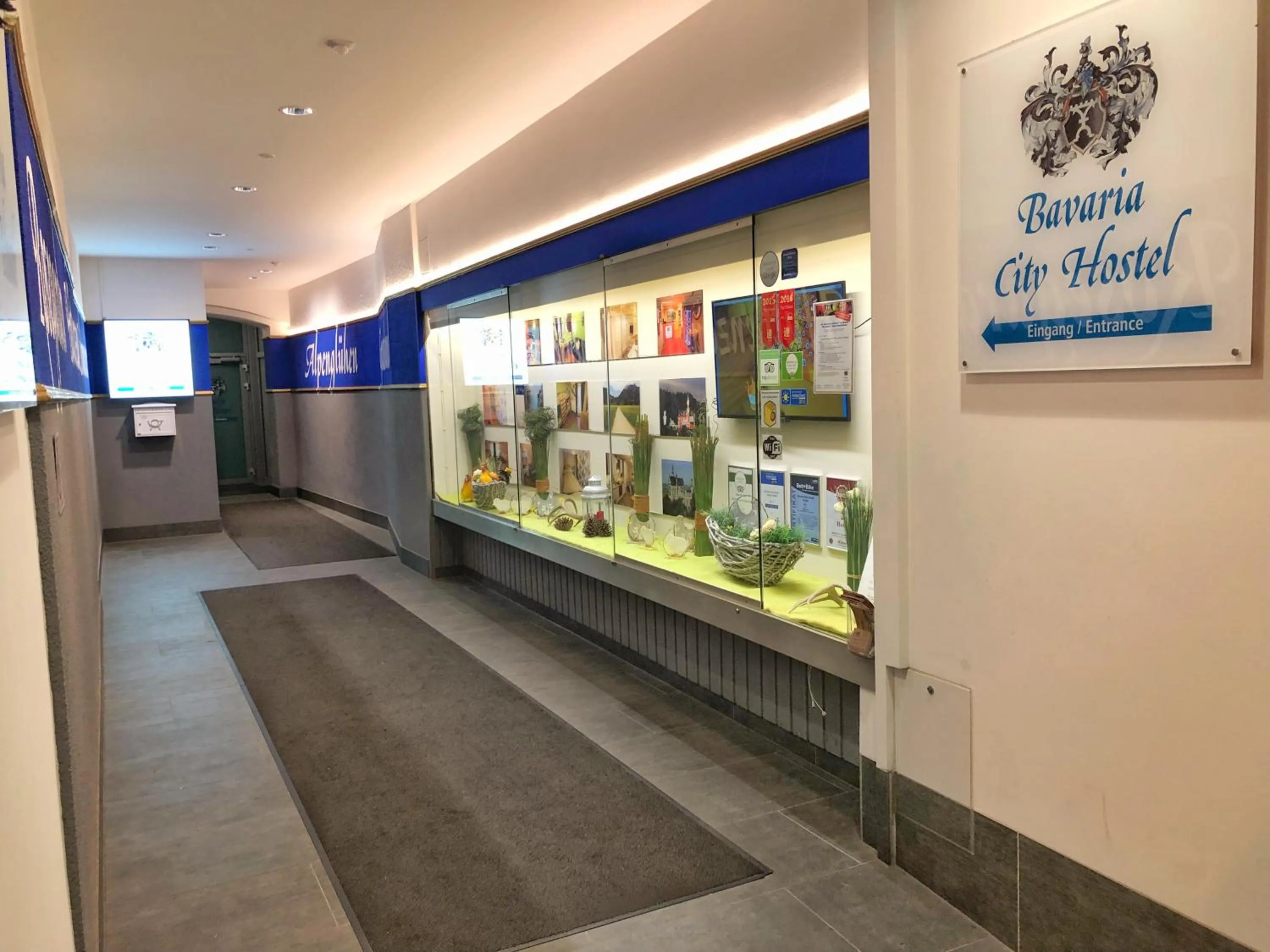 Facade/entrance in Bavaria City Hostel - Design Hostel