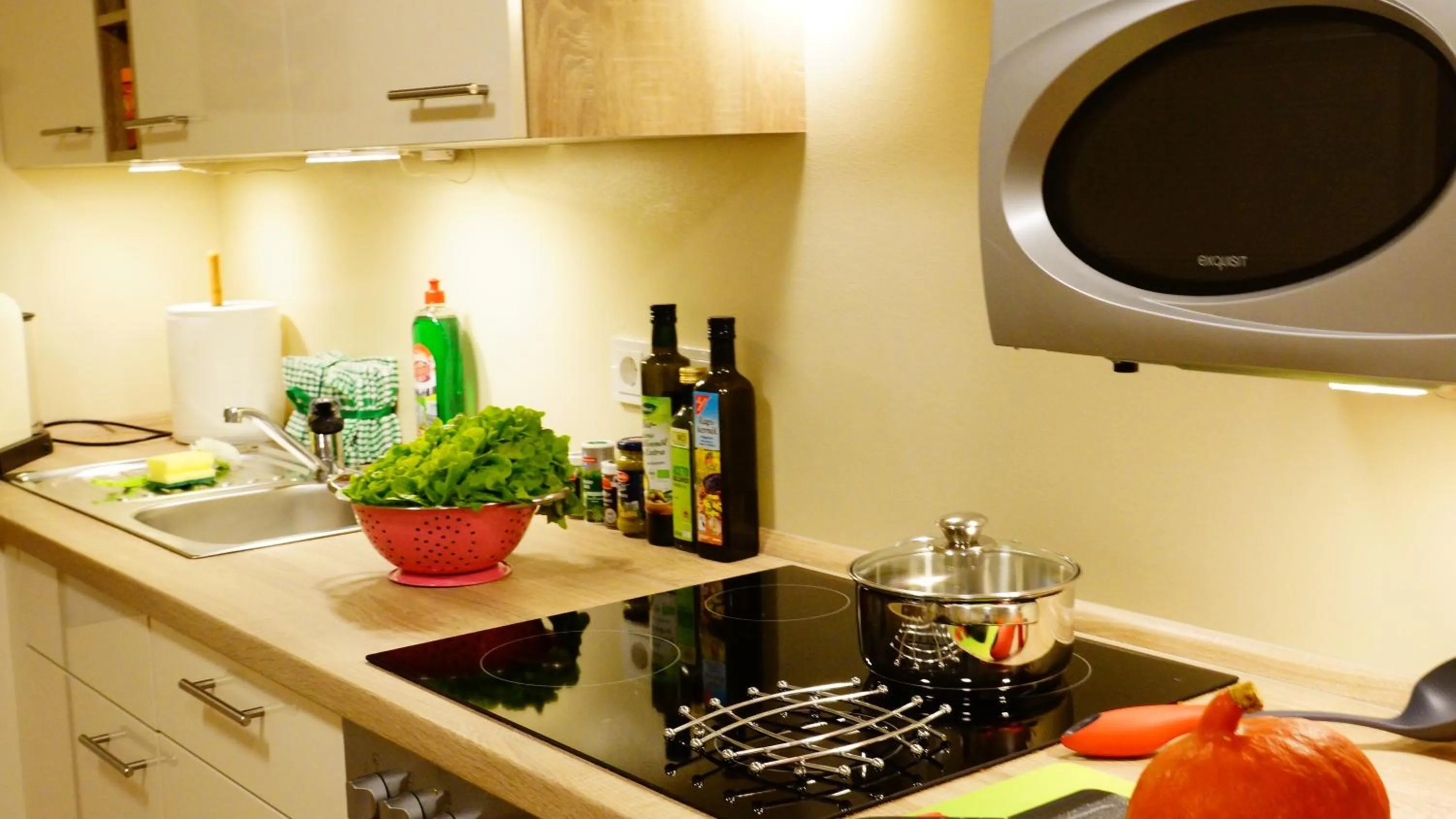 Kitchen or kitchenette in Bavaria City Hostel - Design Hostel