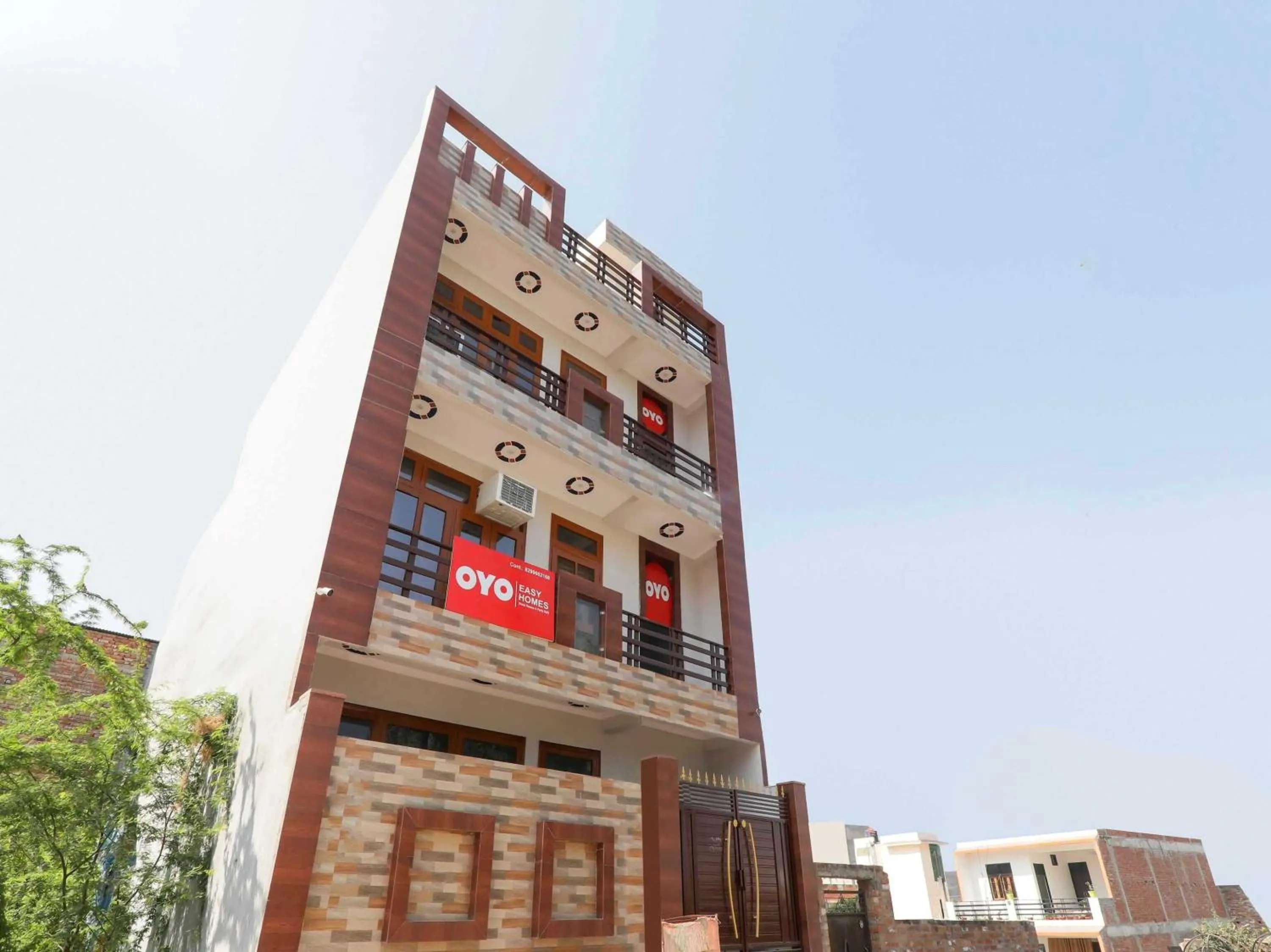 Facade/entrance in Hotel O by OYO Prime Stayzz