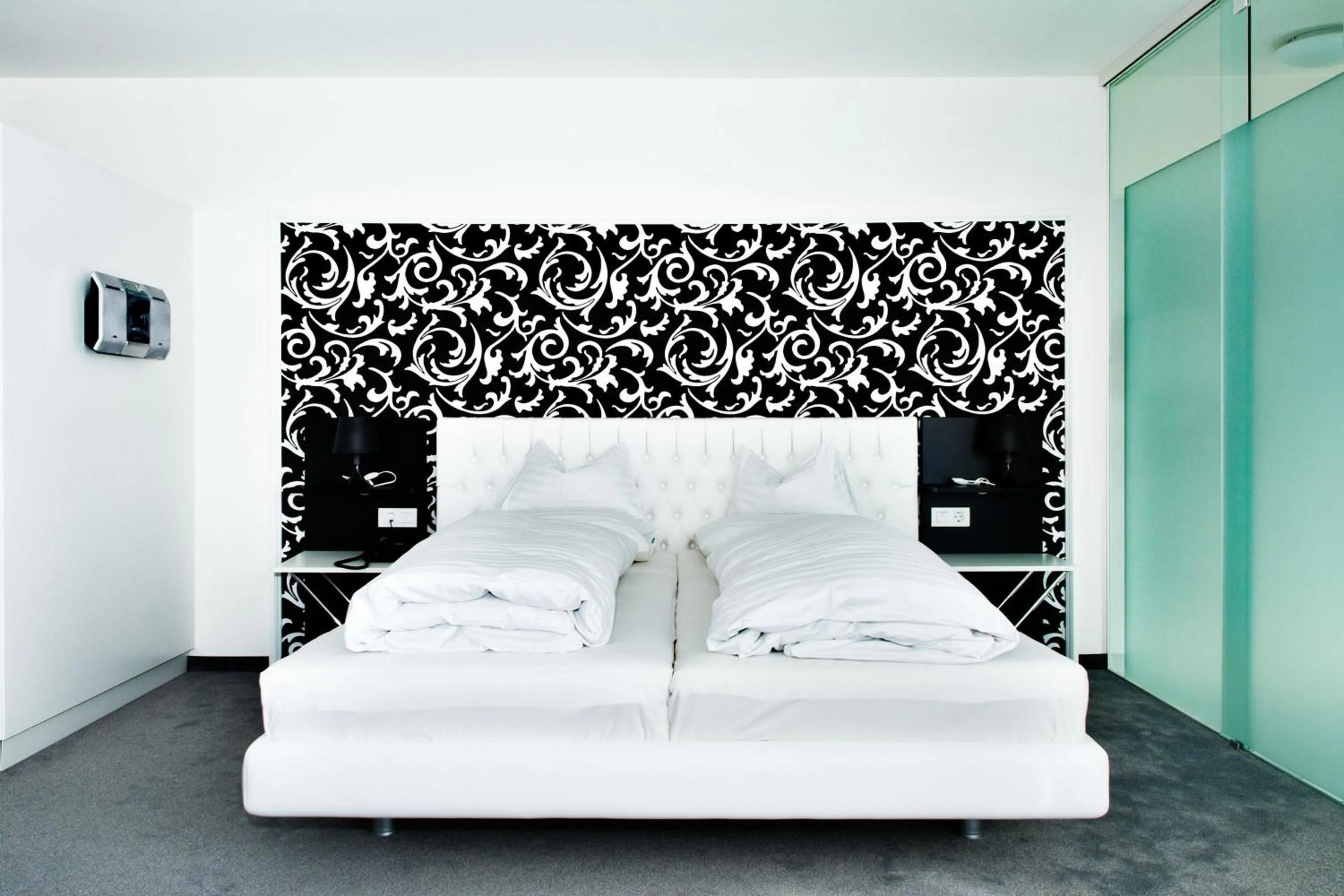 Photo of the whole room, Bed in Casinohotel Velden