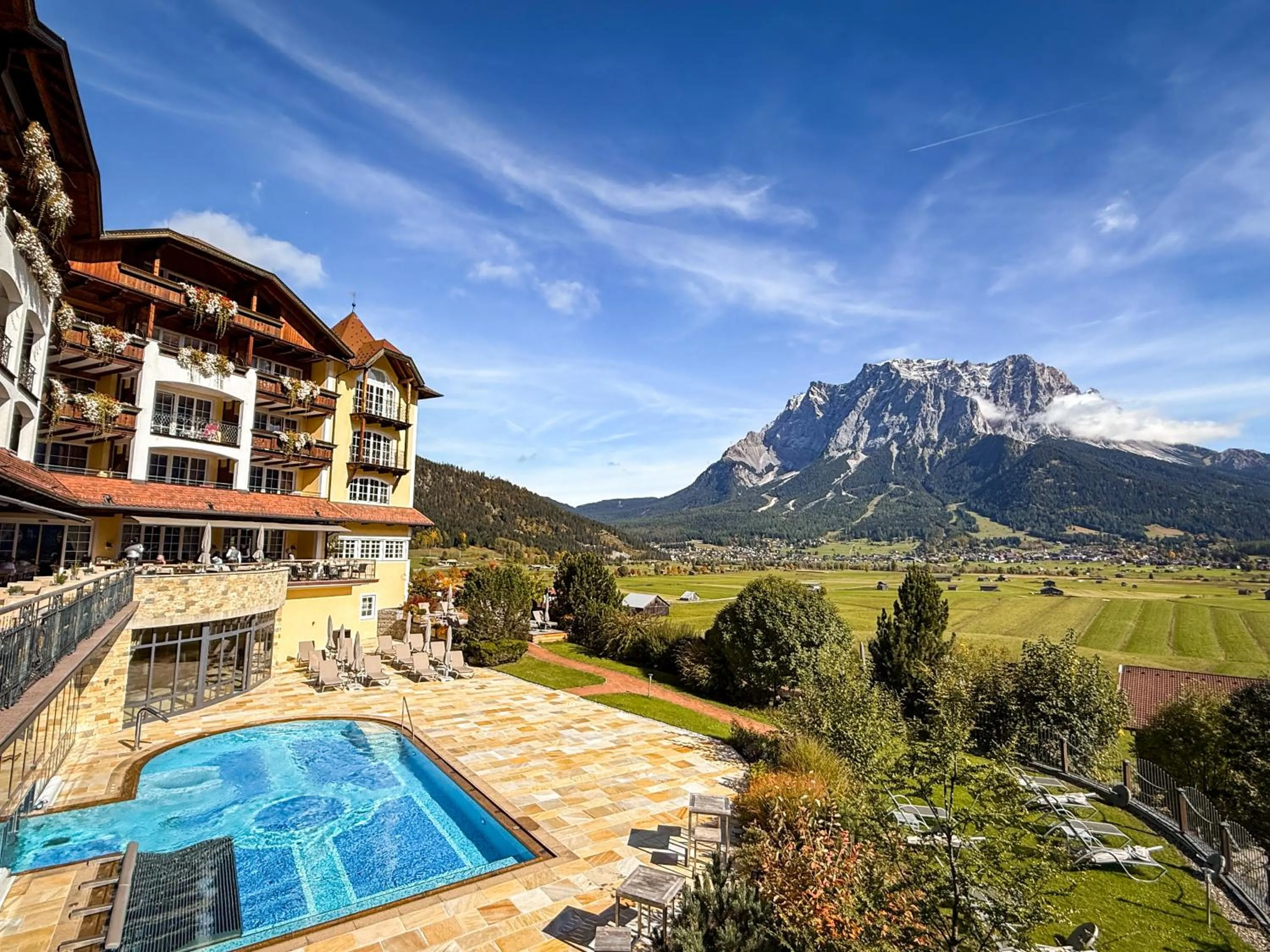 Property building in Hotel Post Lermoos superior