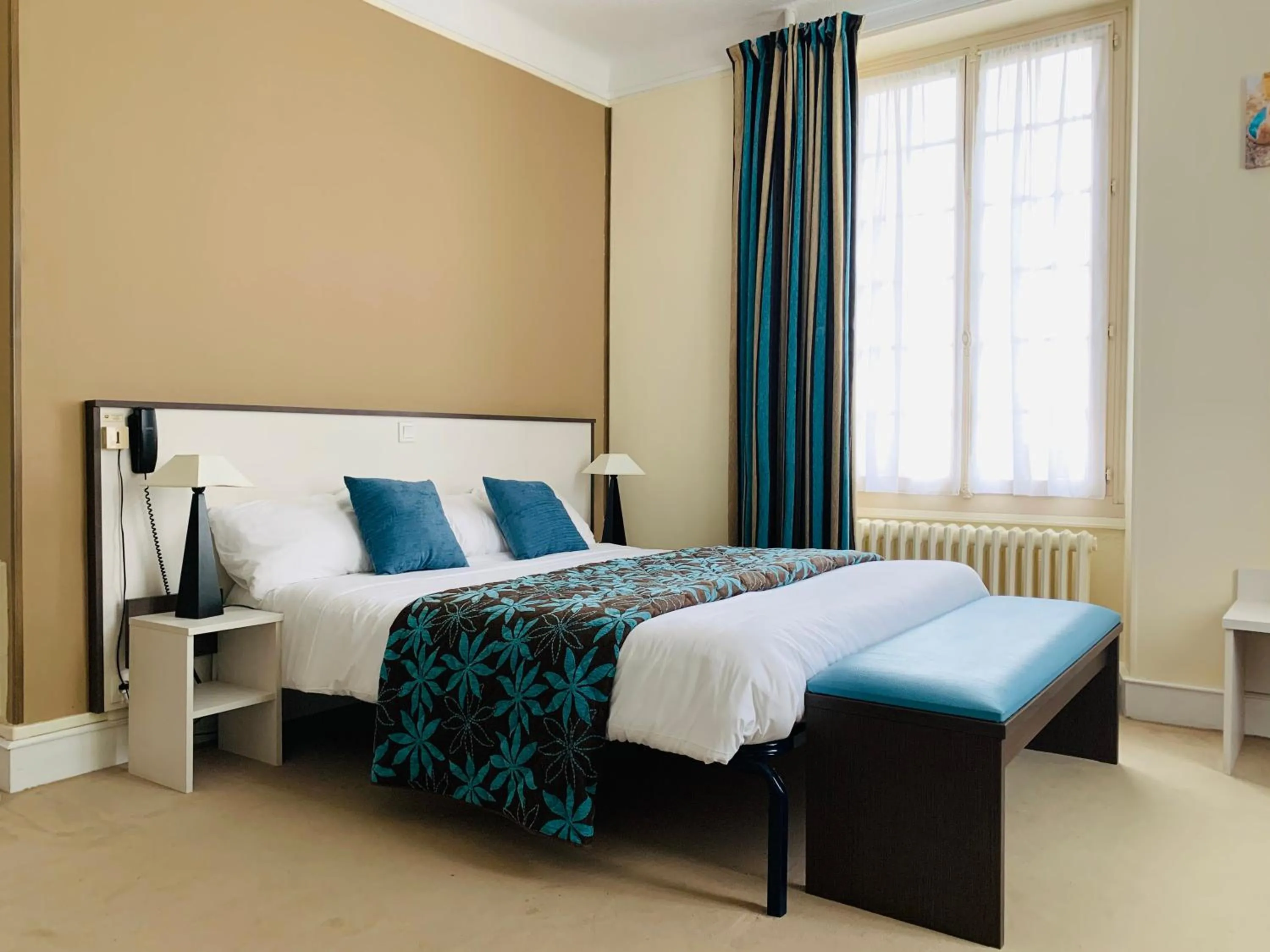 Photo of the whole room, Bed in Au Petit Vivoin