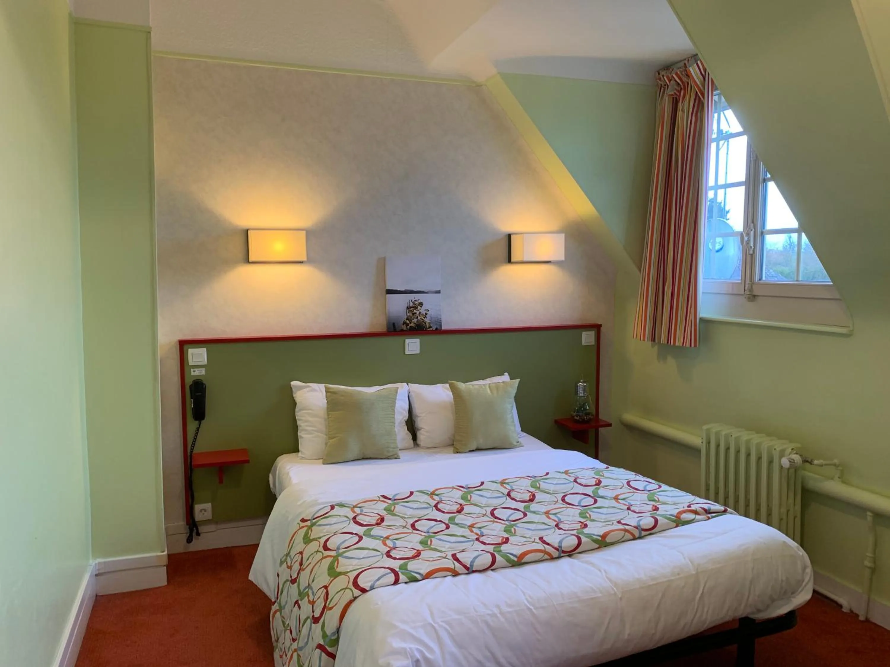 Photo of the whole room, Bed in Au Petit Vivoin