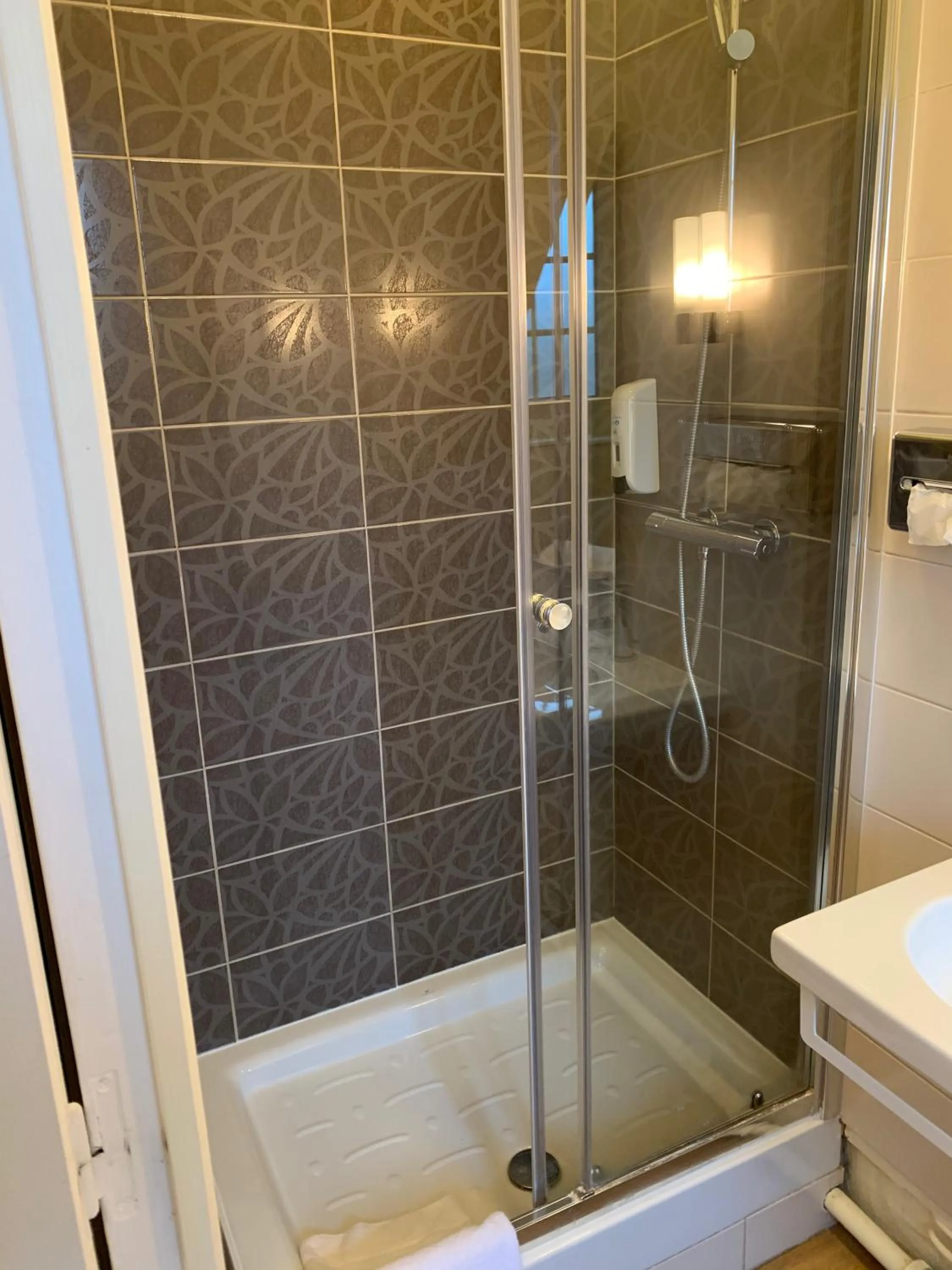 Bathroom in Au Petit Vivoin