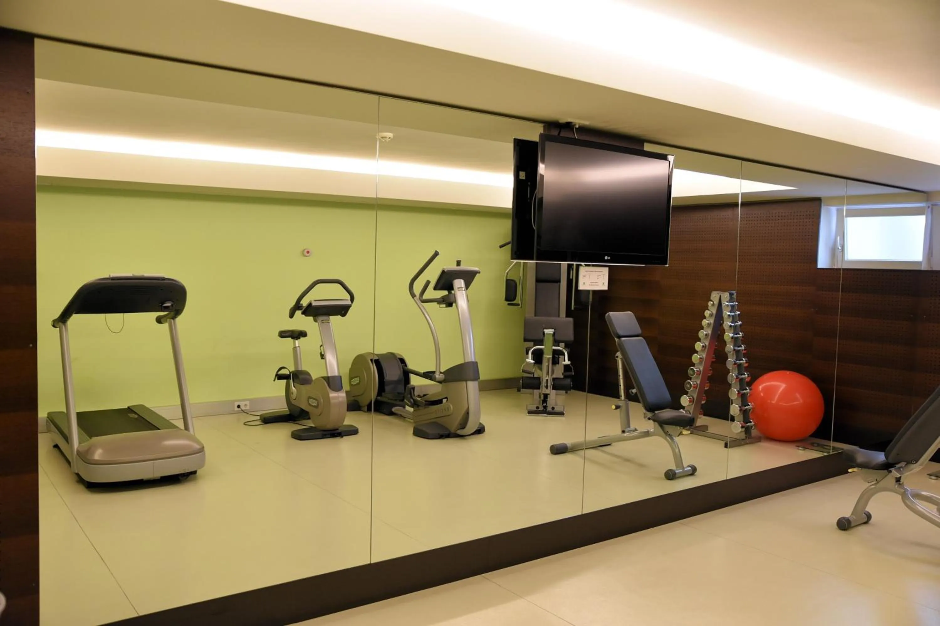 Fitness centre/facilities in Holiday Inn - Salzburg City by IHG