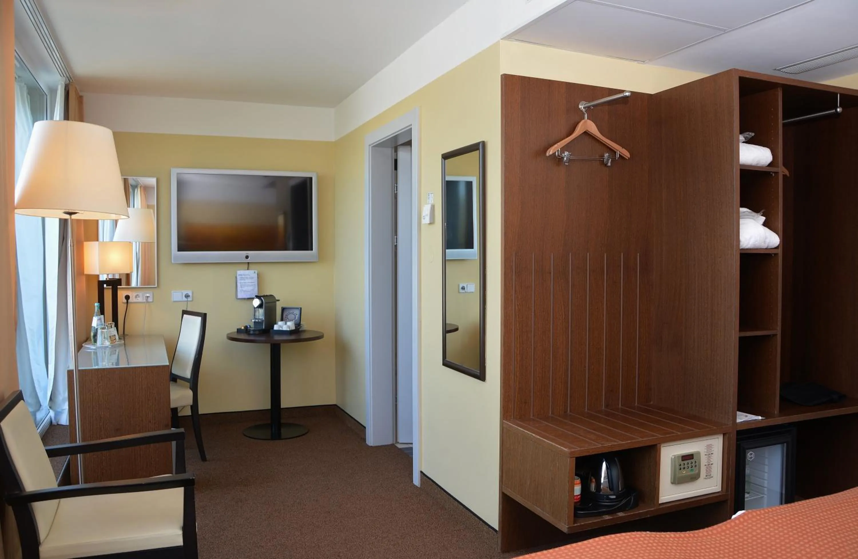 Photo of the whole room in Holiday Inn - Salzburg City by IHG