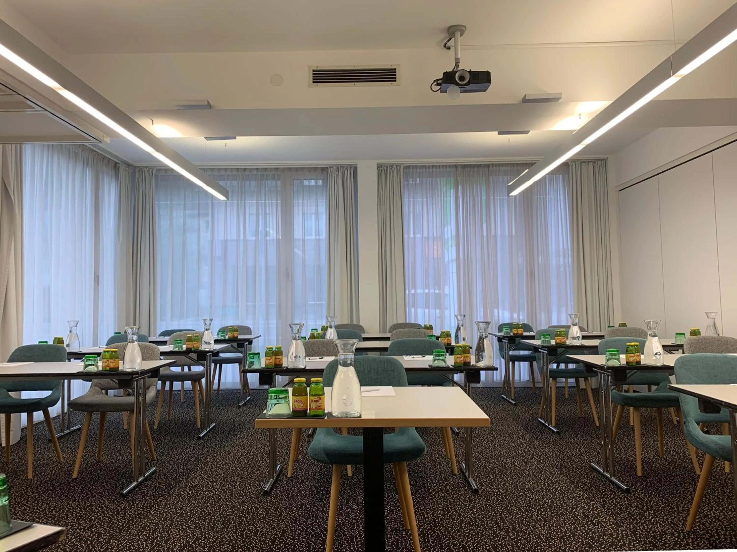 Meeting/conference room in Holiday Inn - Salzburg City by IHG