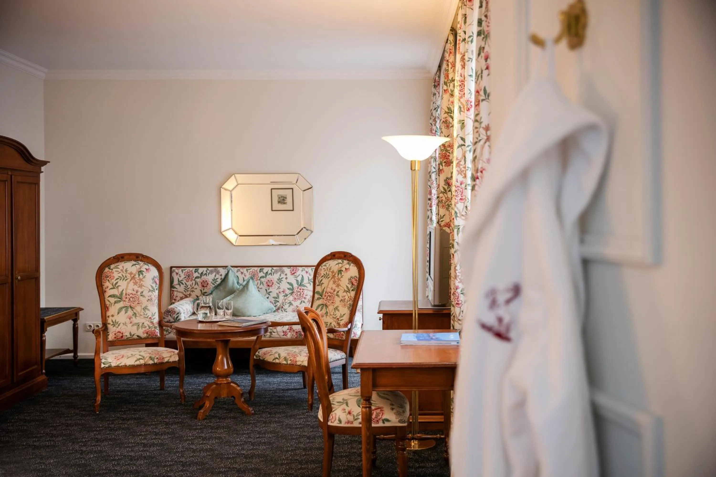 Seating area in Romantik Hotel Im Weissen Rössl am Wolfgangsee