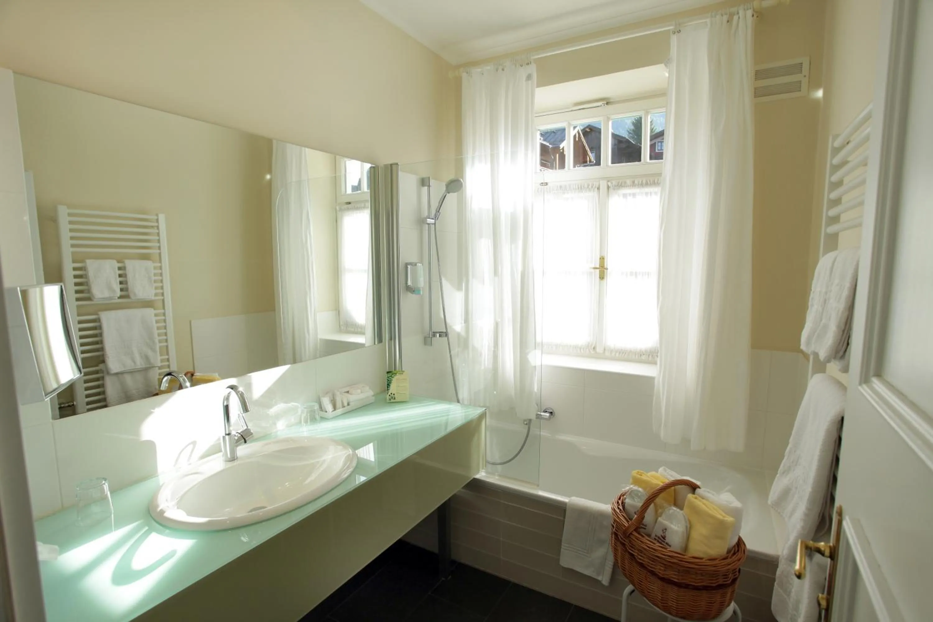 Bathroom in Romantik Hotel Im Weissen Rössl am Wolfgangsee
