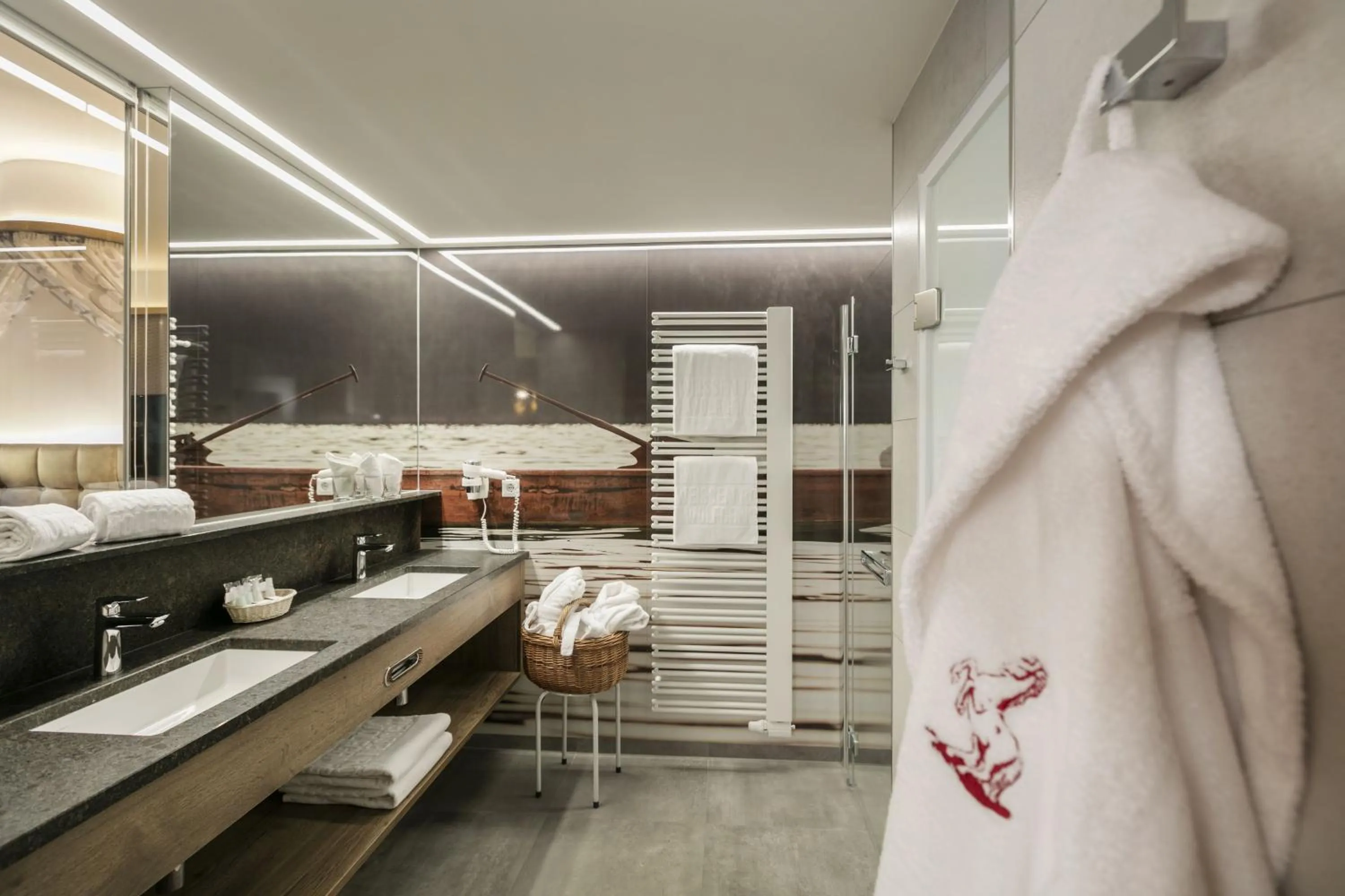 Shower in Romantik Hotel Im Weissen Rössl am Wolfgangsee